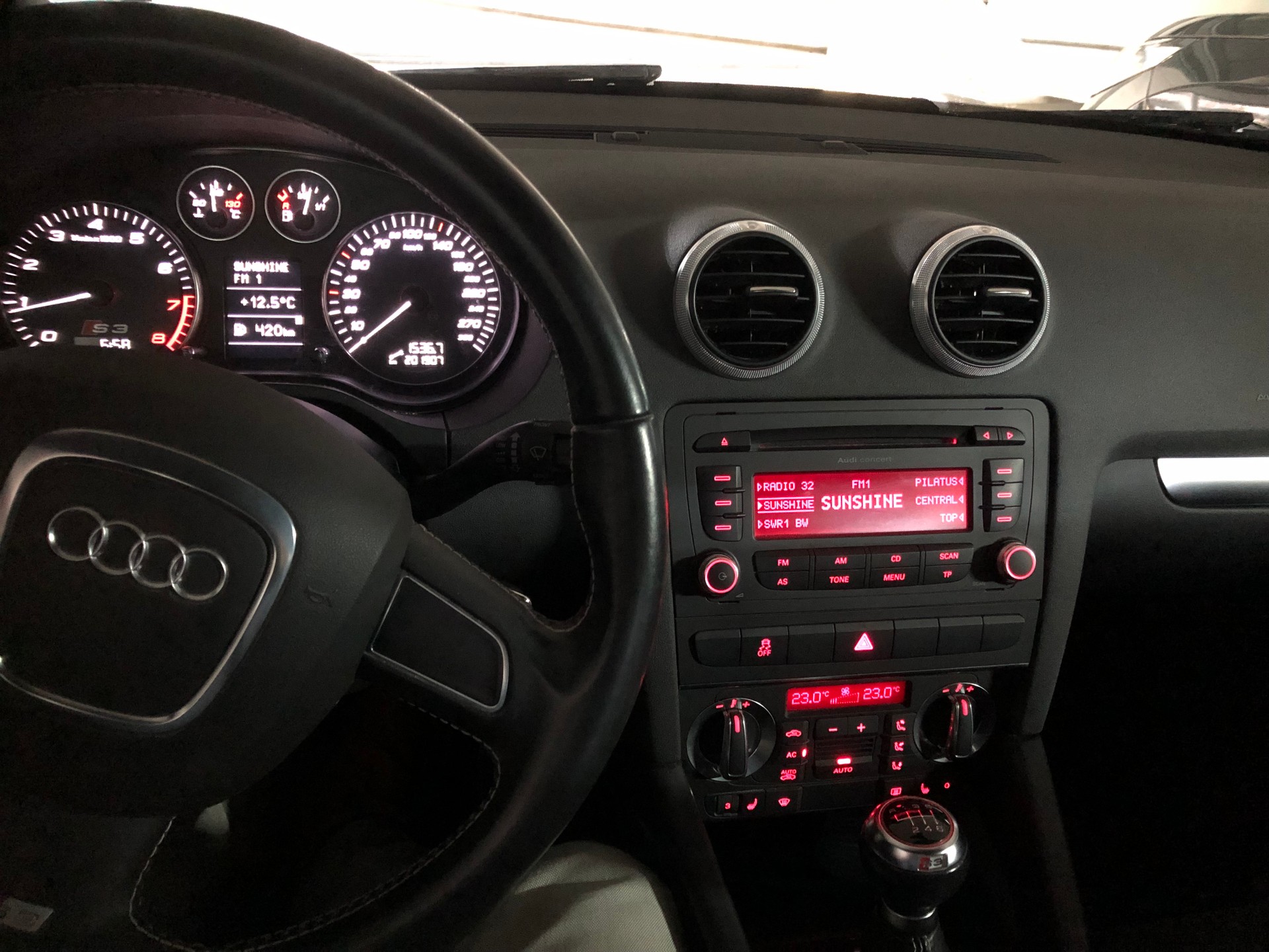 AUDI S3 Sportback 2.0 TFSI quattro-image-5