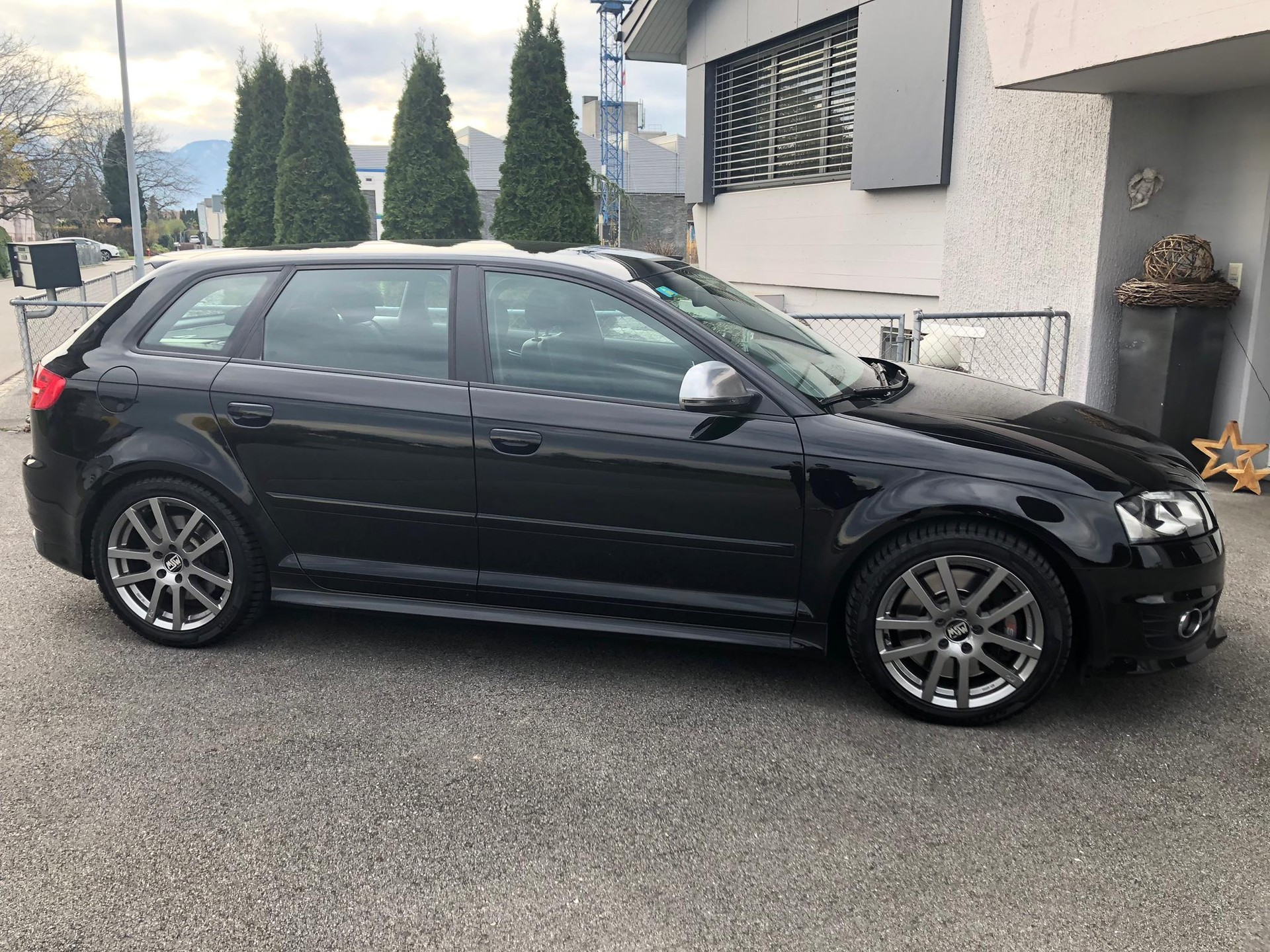 AUDI S3 Sportback 2.0 TFSI quattro-image-2