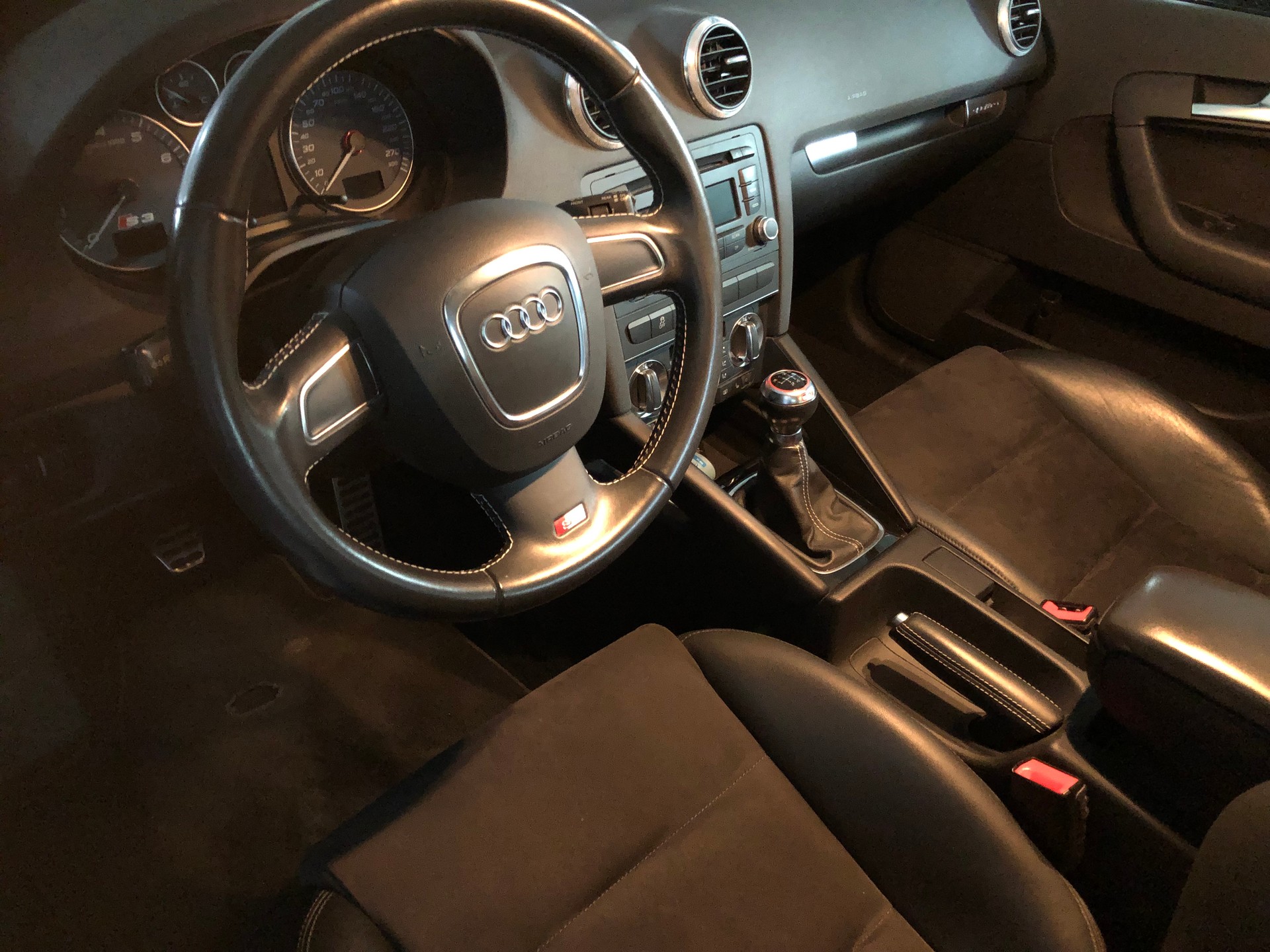 AUDI S3 Sportback 2.0 TFSI quattro-image-6