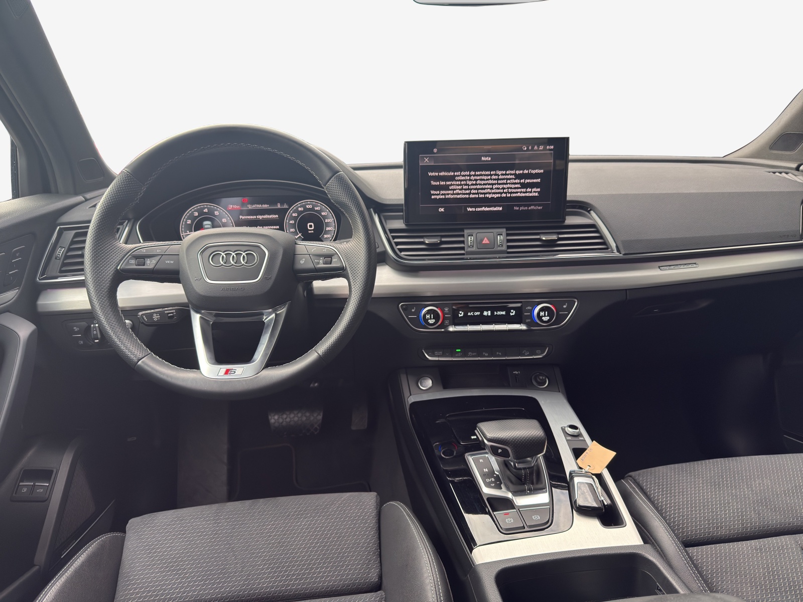 AUDI Q5 50 TFSI e PHEV Black Edition quattro S-tronic-image-9