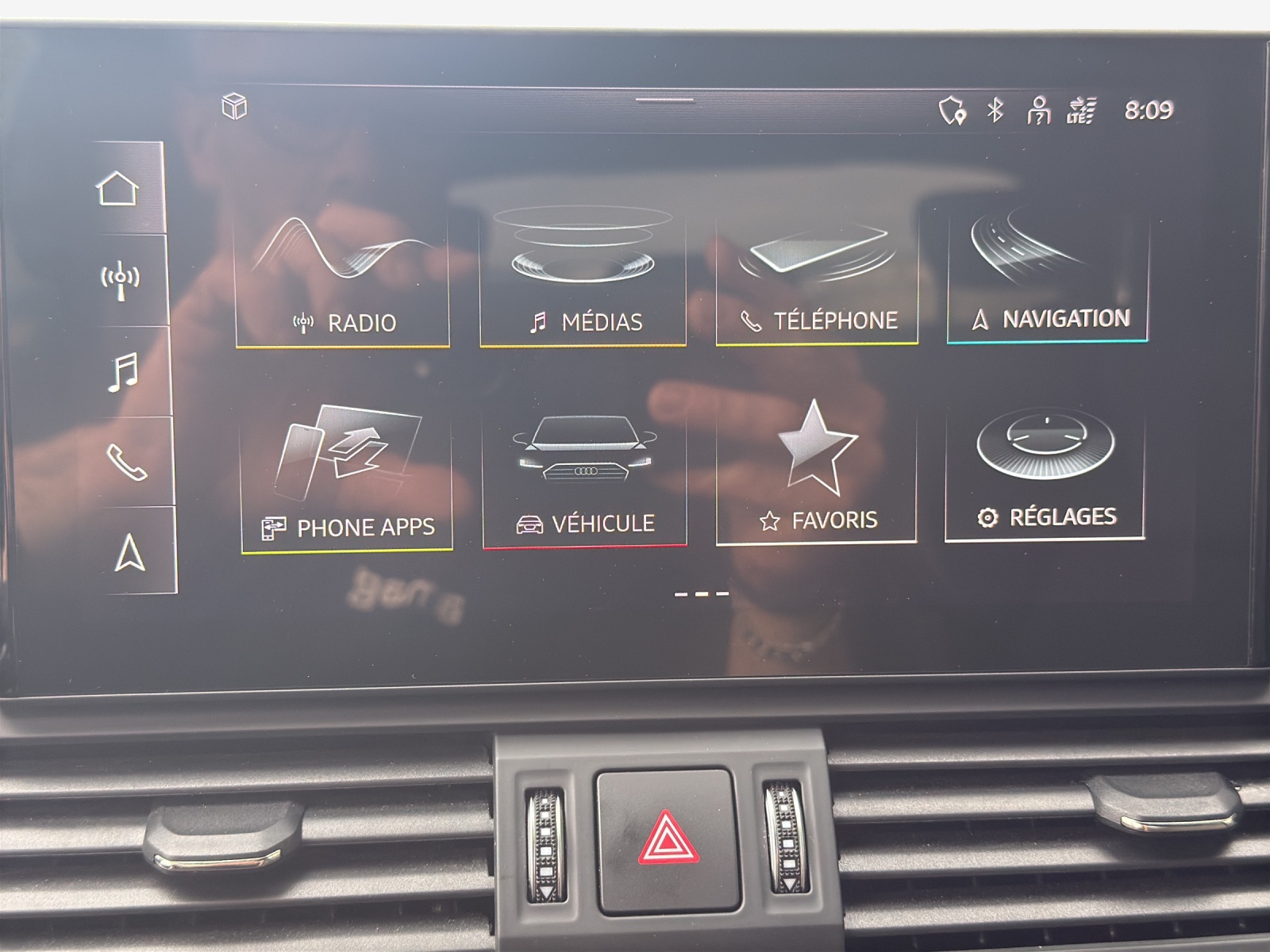 AUDI Q5 50 TFSI e PHEV Black Edition quattro S-tronic-image-16