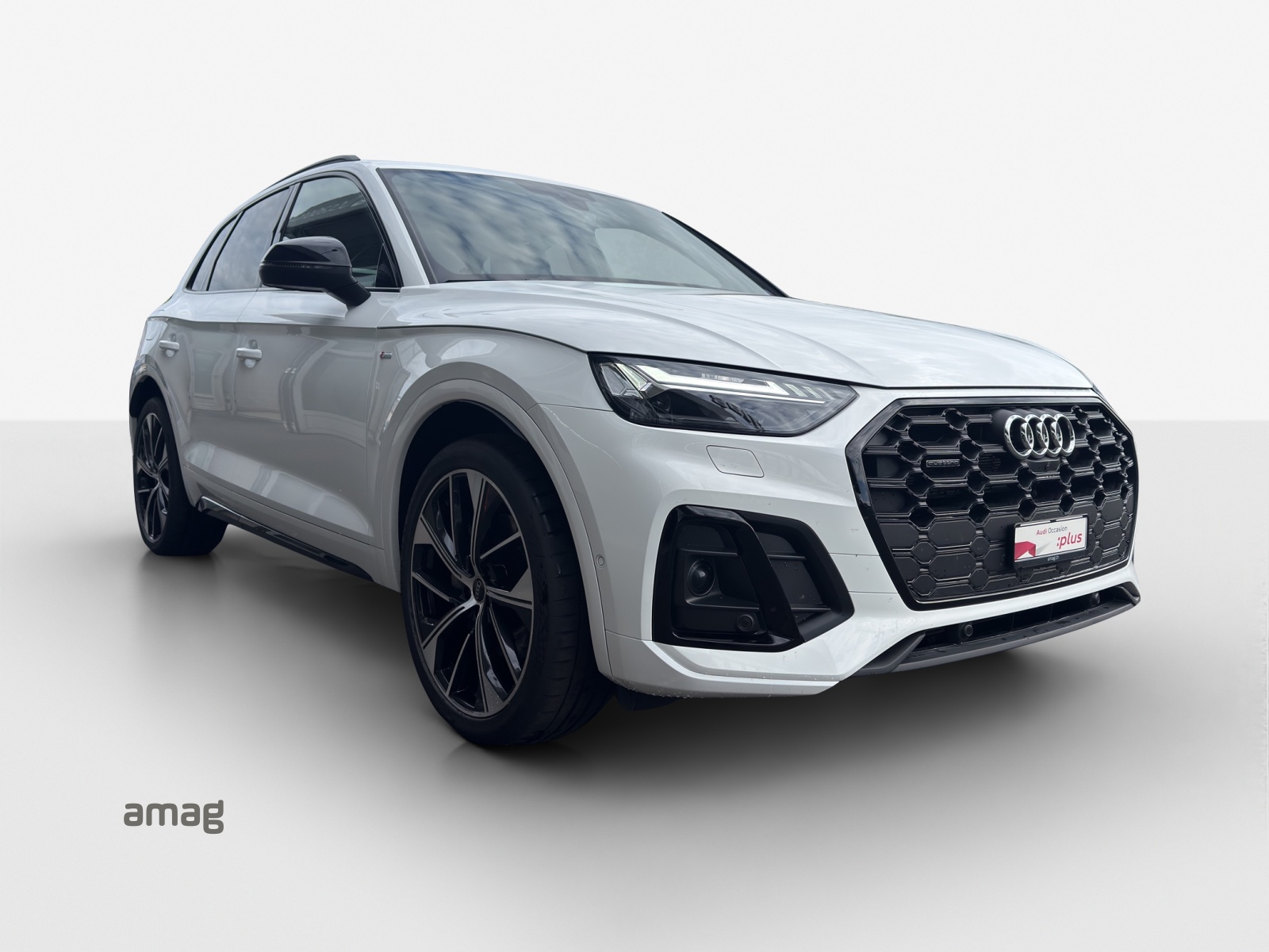AUDI Q5 50 TFSI e PHEV Black Edition quattro S-tronic-image-6
