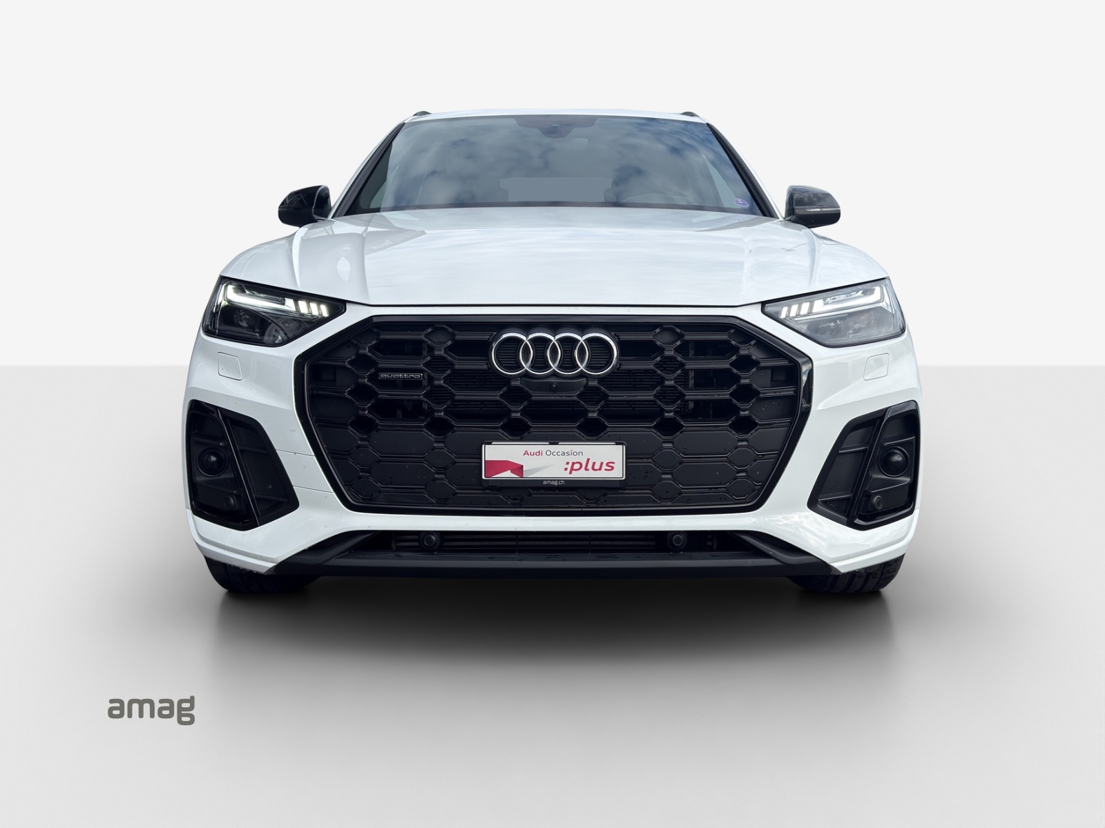 AUDI Q5 50 TFSI e PHEV Black Edition quattro S-tronic-image-7