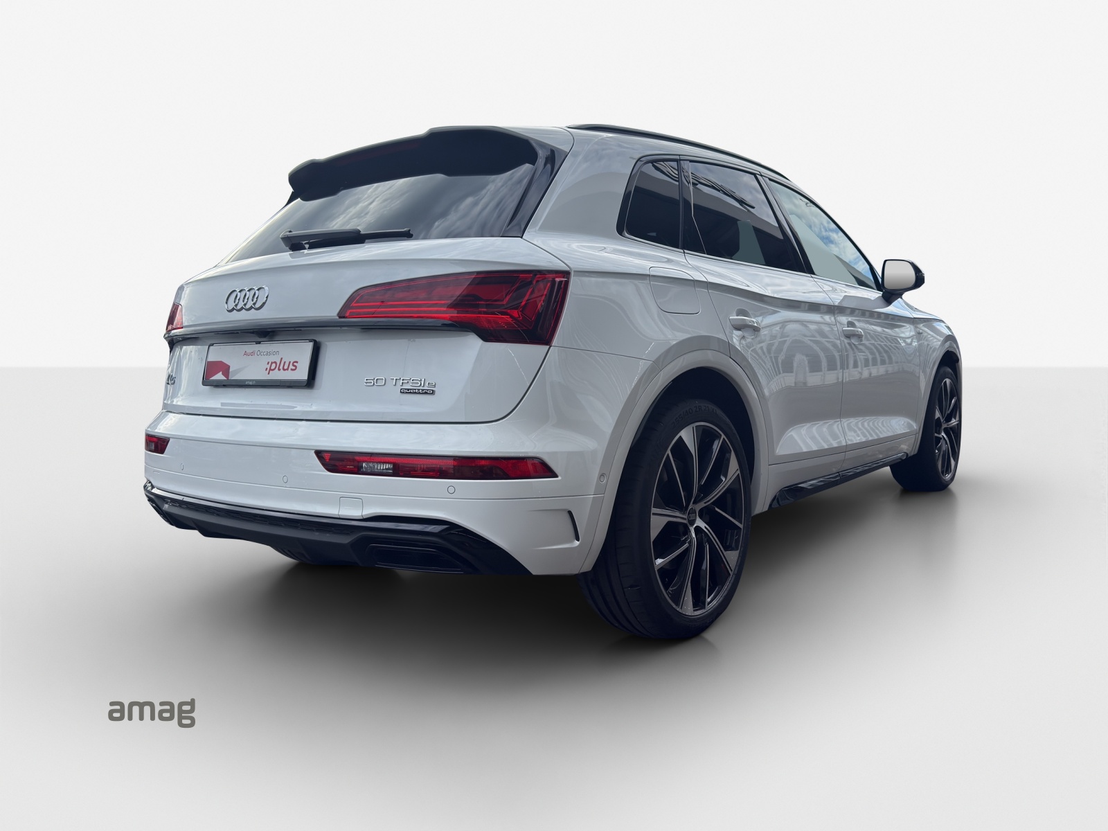 AUDI Q5 50 TFSI e PHEV Black Edition quattro S-tronic-image-5