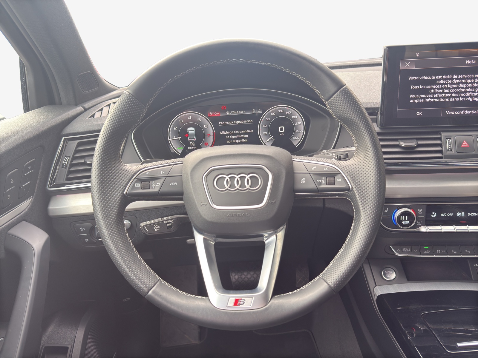 AUDI Q5 50 TFSI e PHEV Black Edition quattro S-tronic-image-10