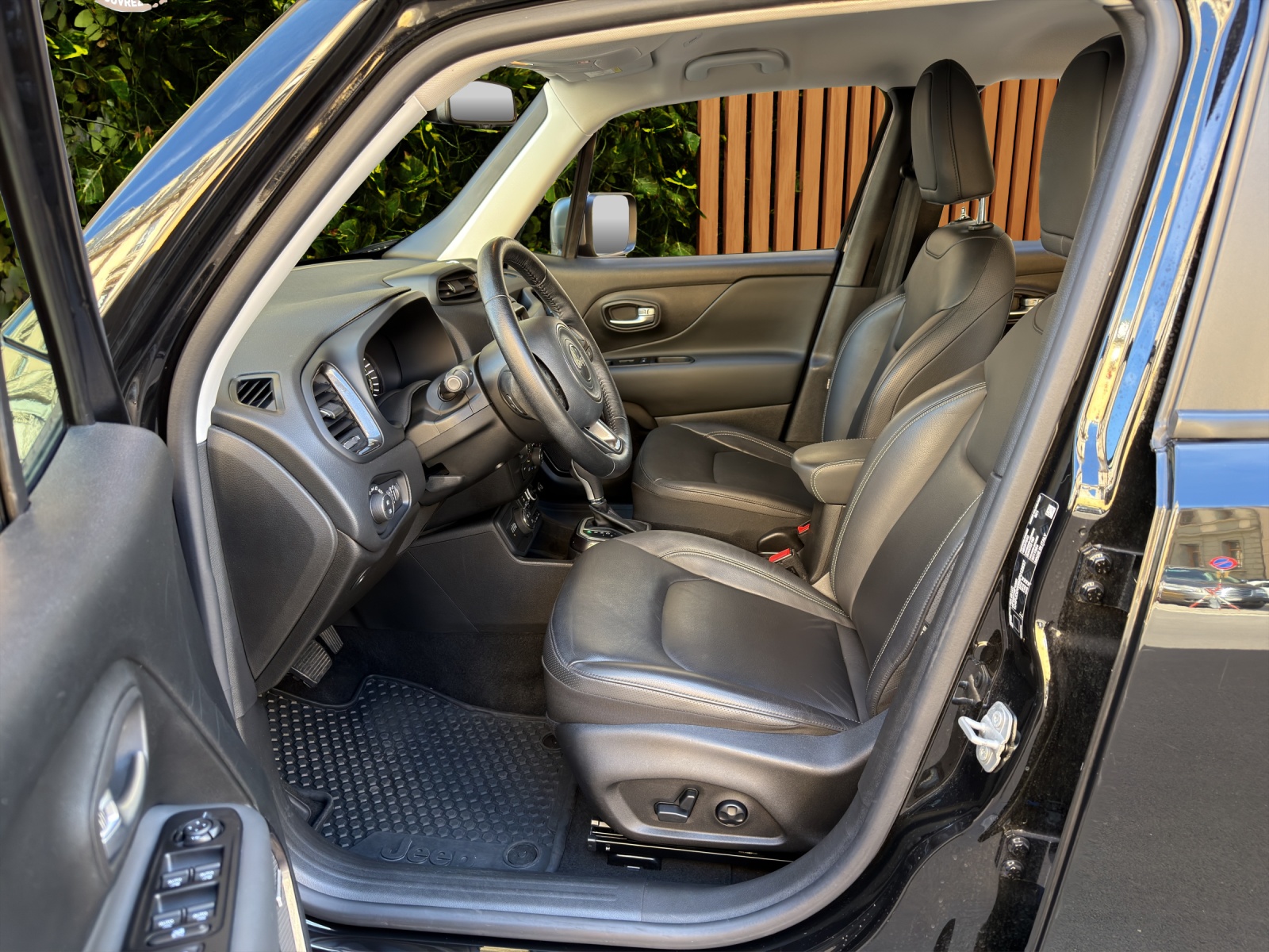JEEP Renegade 1.3 T PHEV Limited AWD-image-8