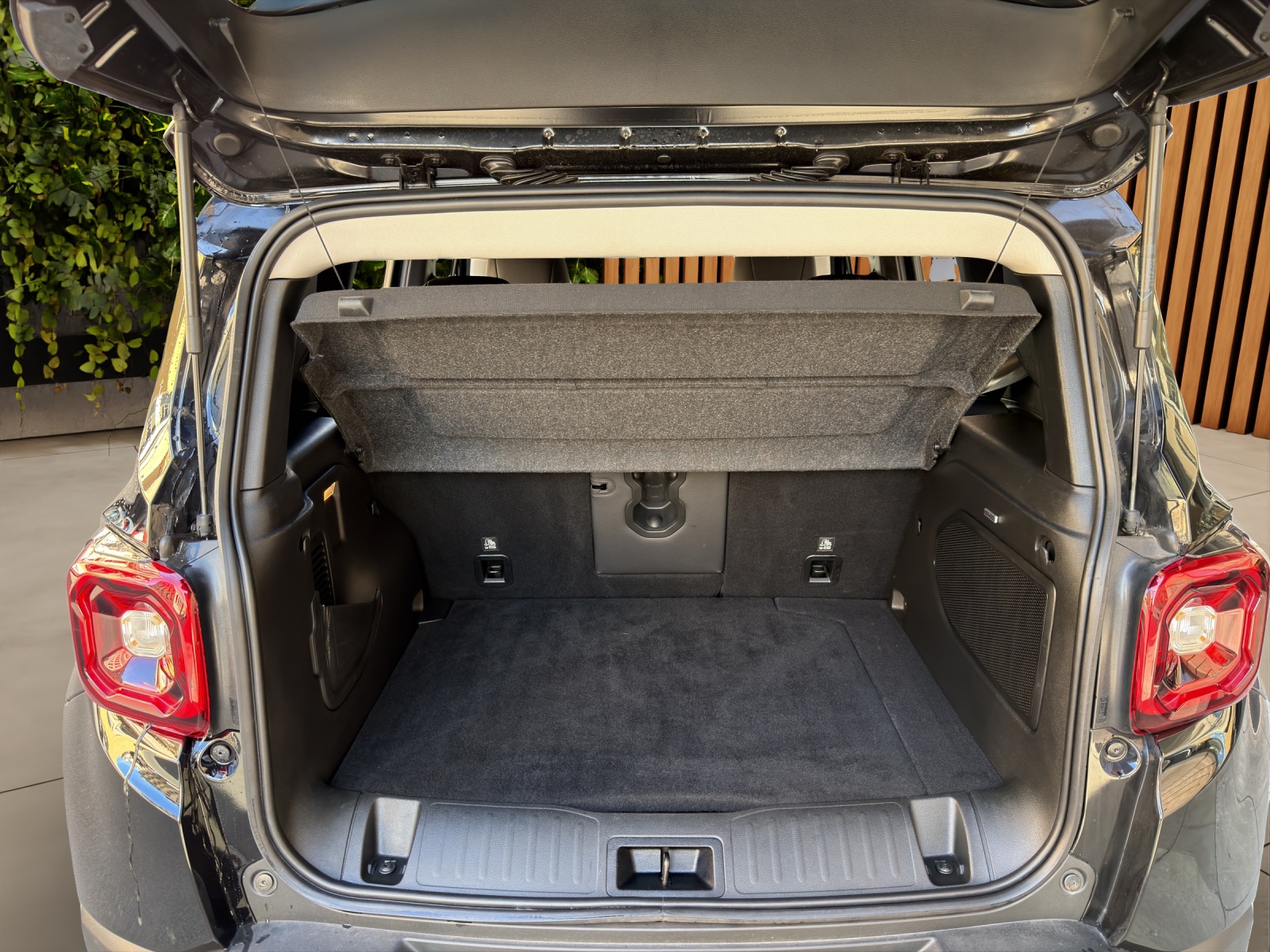 JEEP Renegade 1.3 T PHEV Limited AWD-image-17