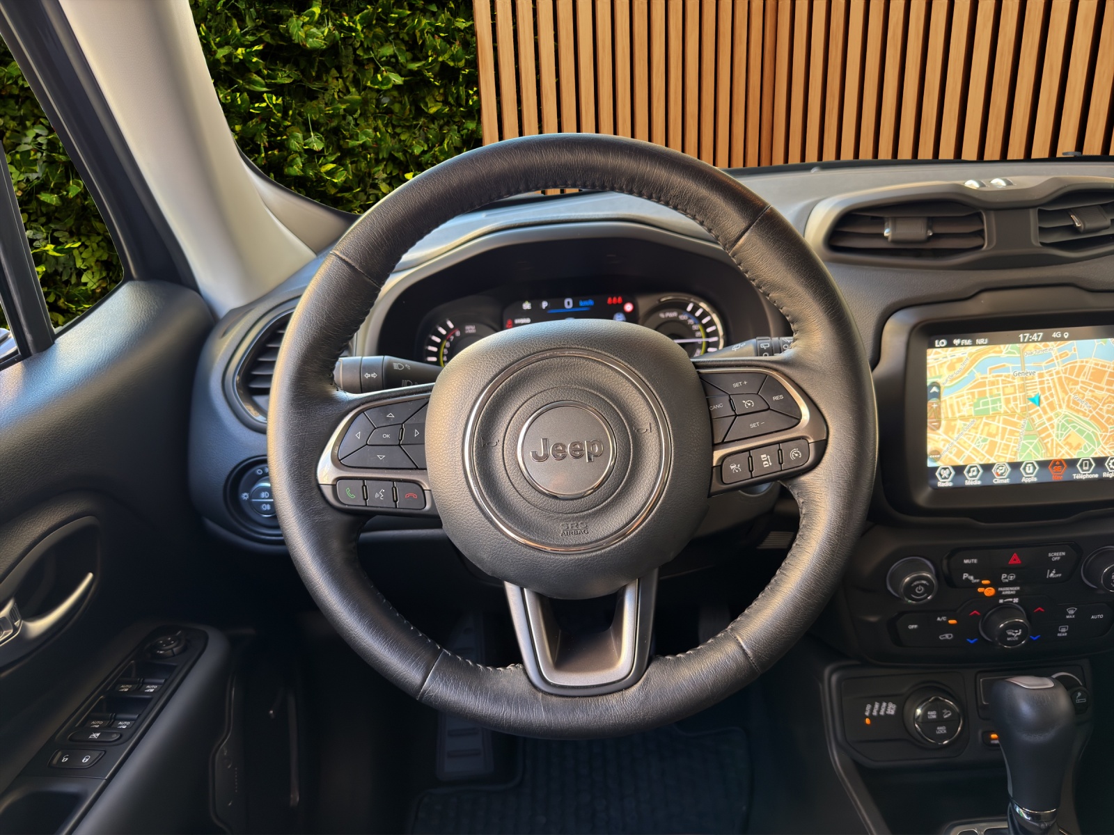 JEEP Renegade 1.3 T PHEV Limited AWD-image-9