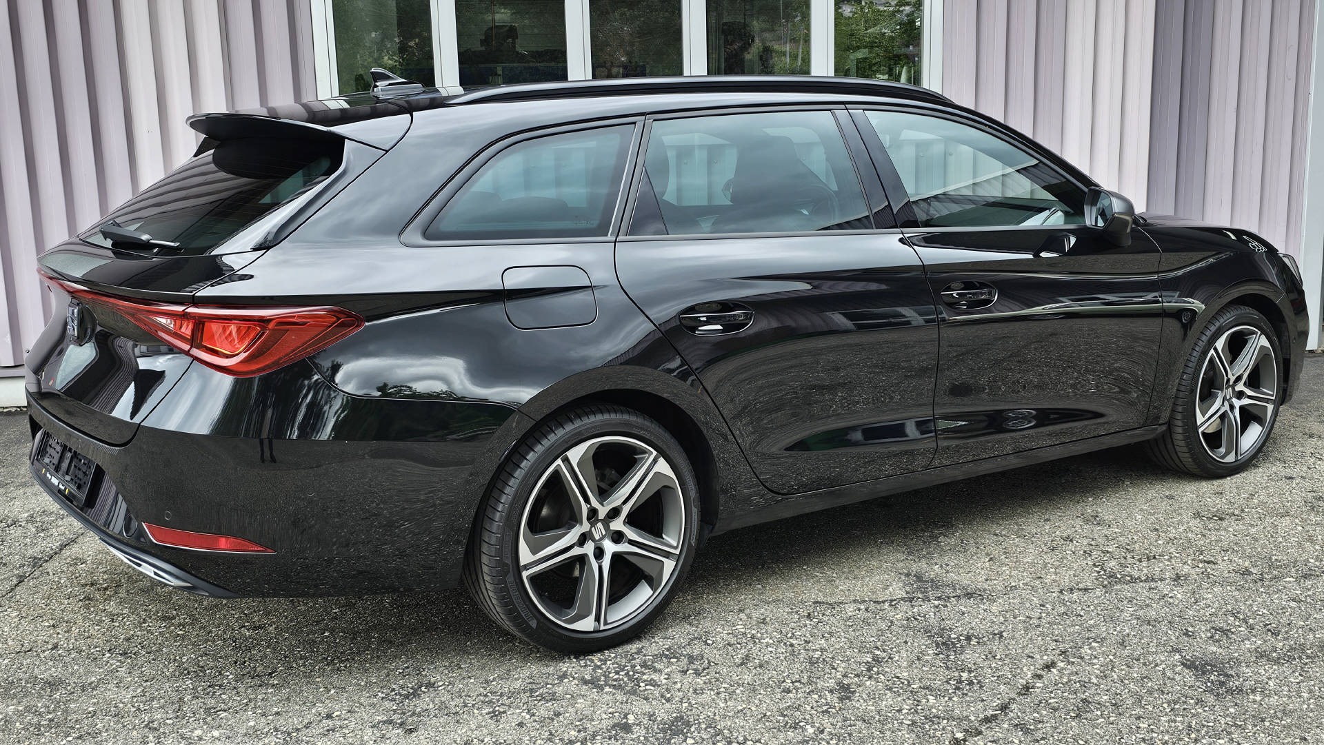 SEAT Leon ST 1.5 eTSI 150 FR DSG-image-4