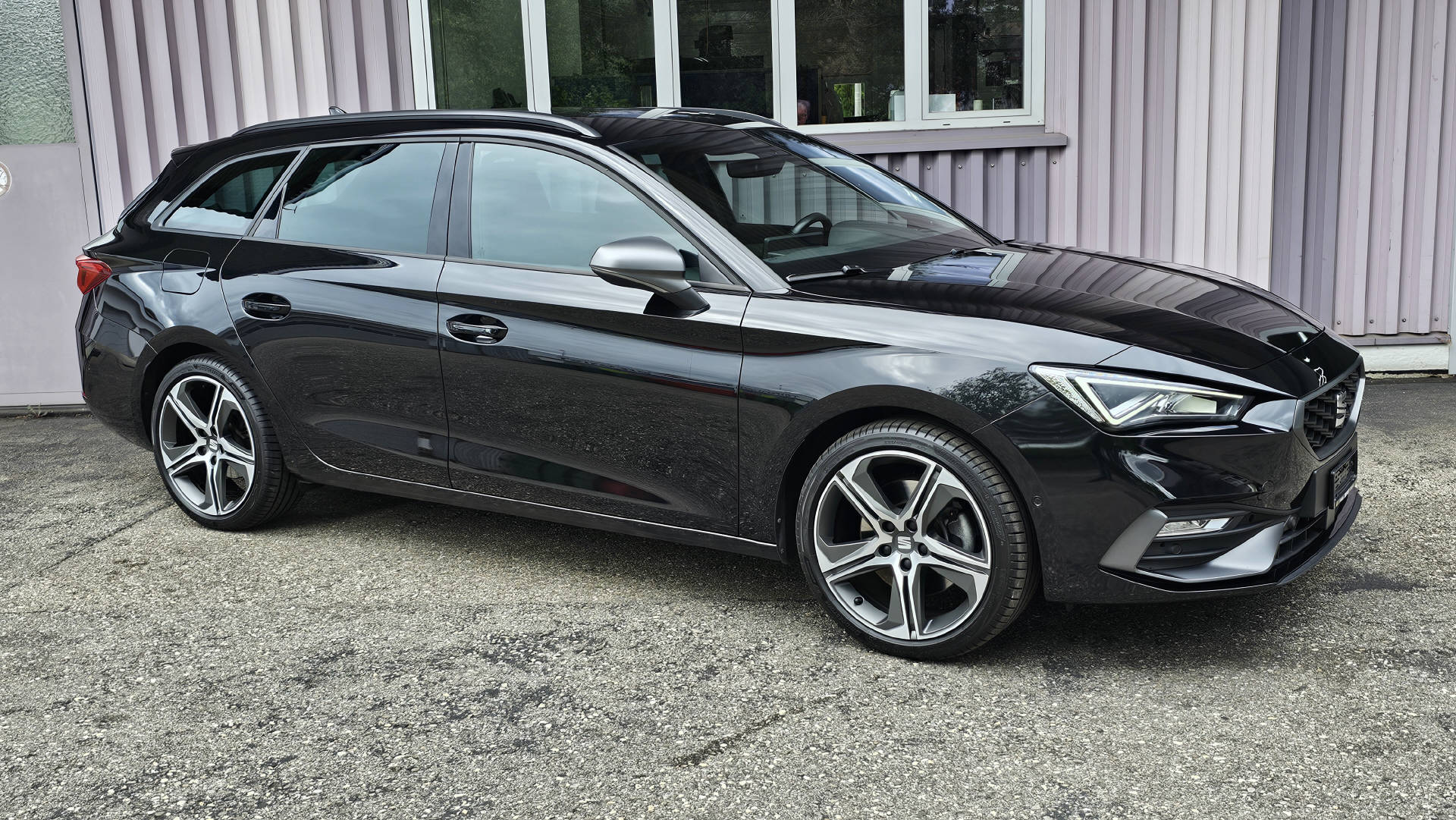 SEAT Leon ST 1.5 eTSI 150 FR DSG-image-5