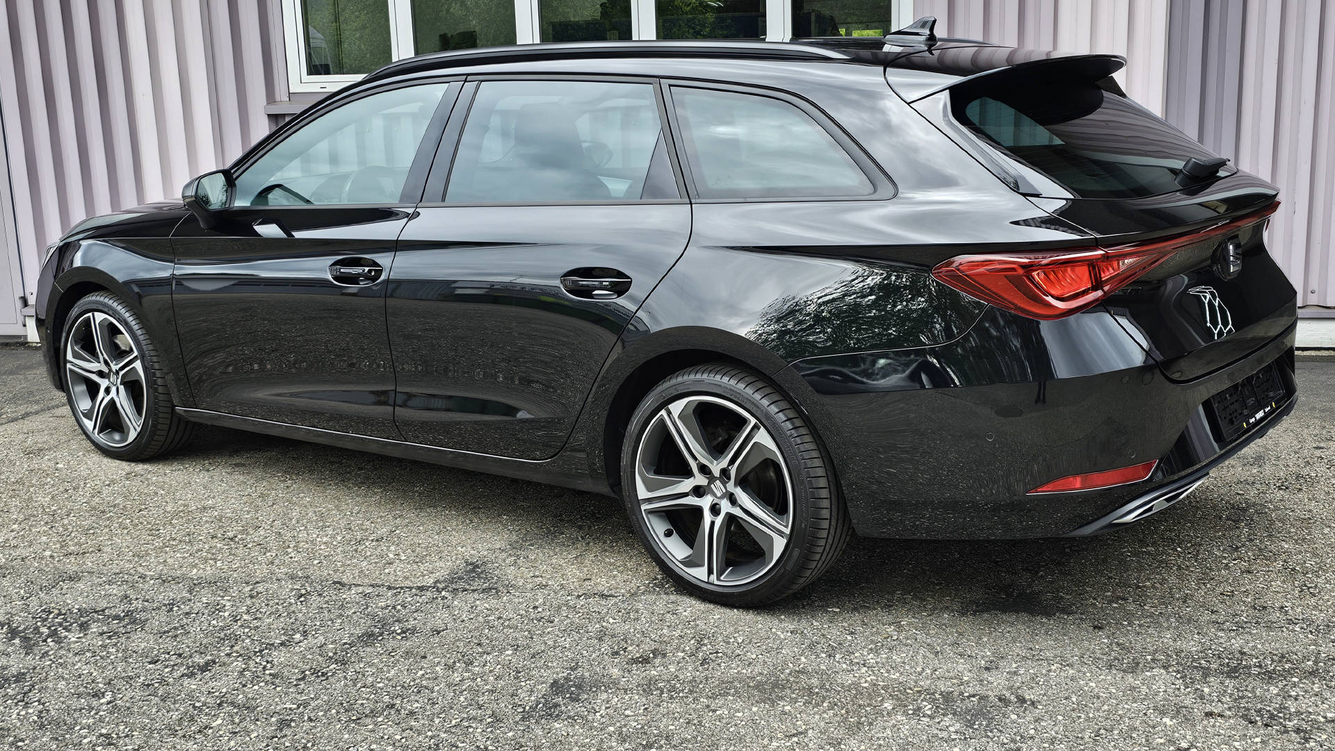 SEAT Leon ST 1.5 eTSI 150 FR DSG-image-6
