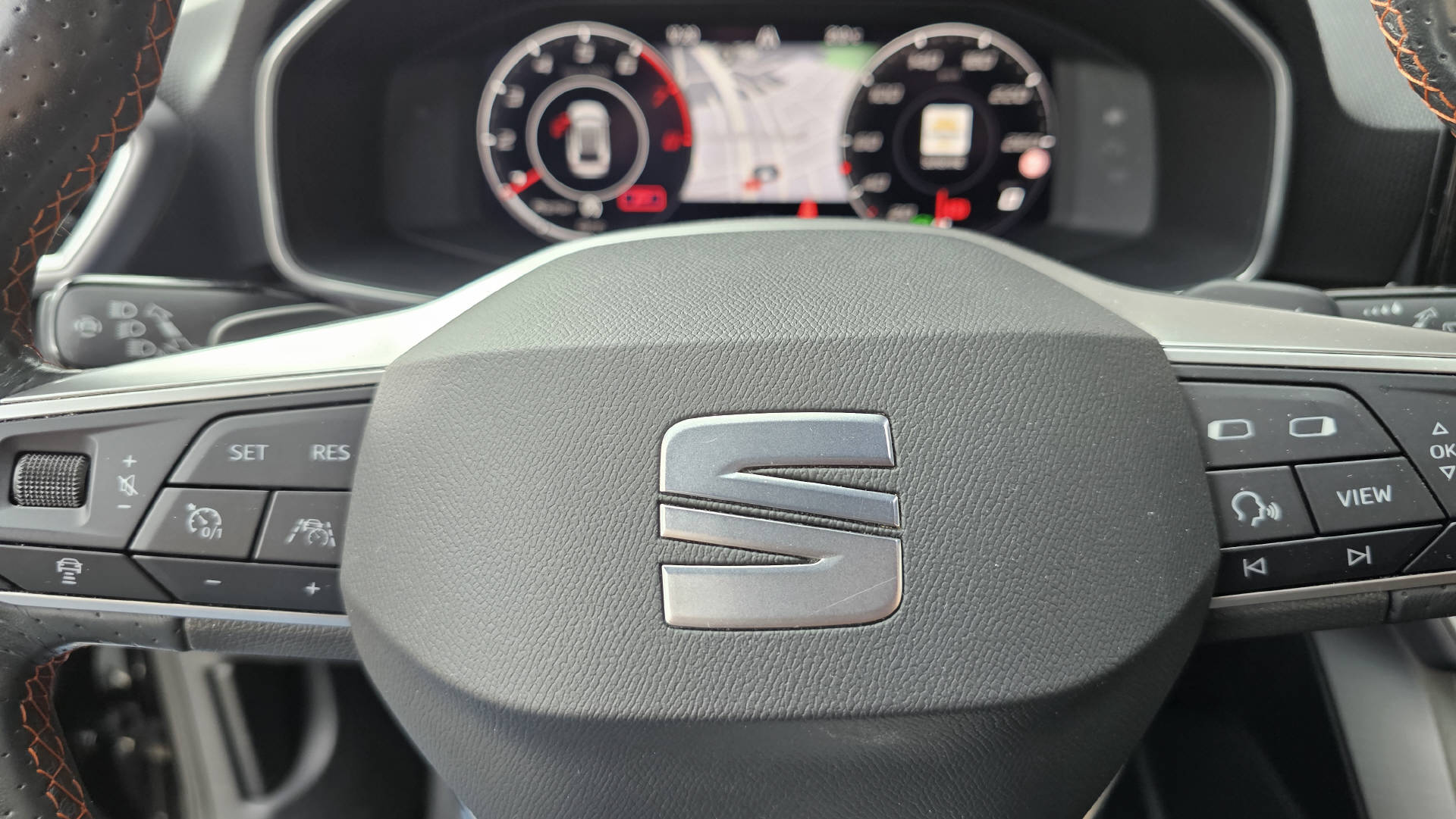 SEAT Leon ST 1.5 eTSI 150 FR DSG-image-9