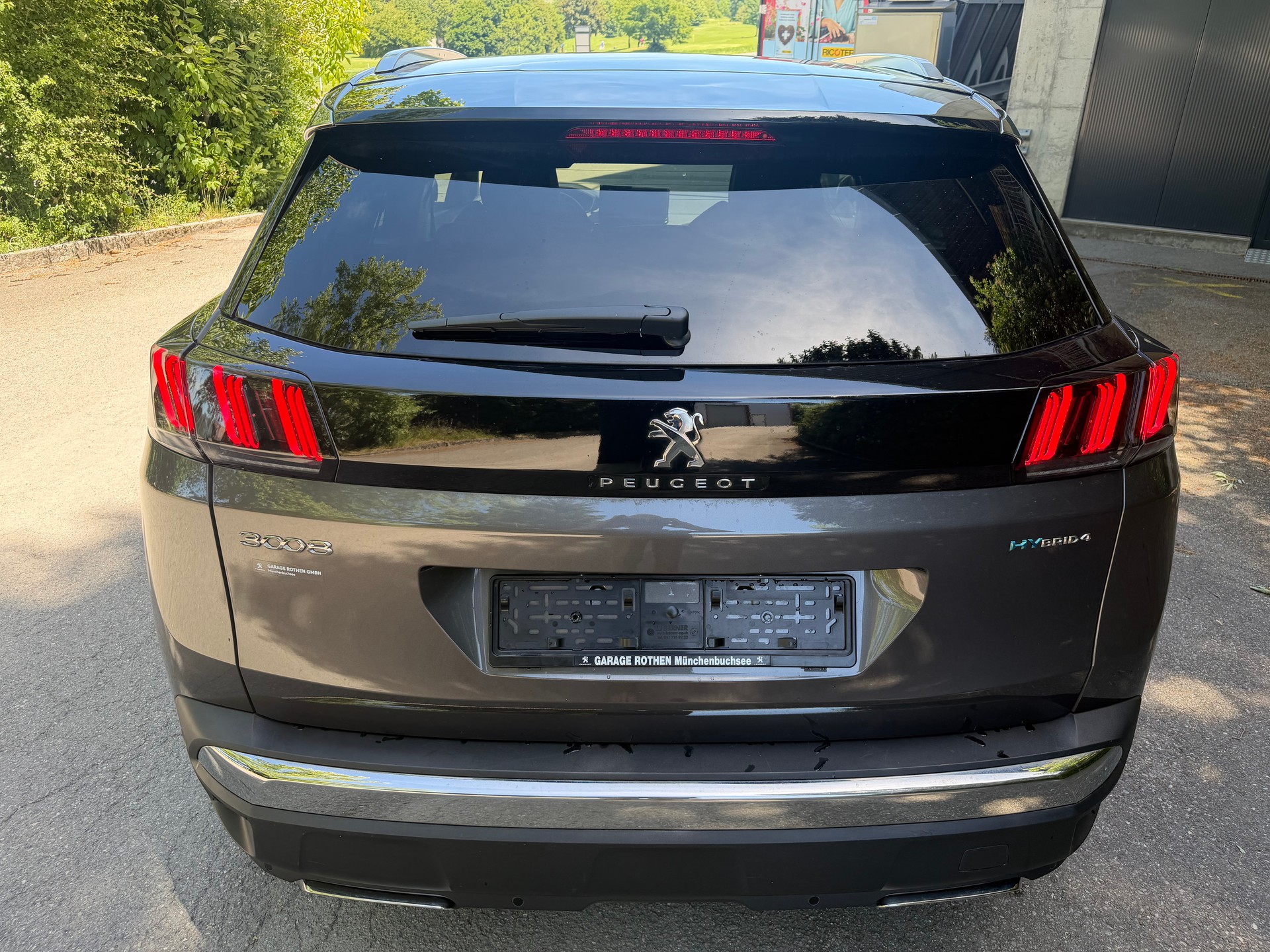 PEUGEOT 3008 300e Hybrid4 GT EAT8-image-4