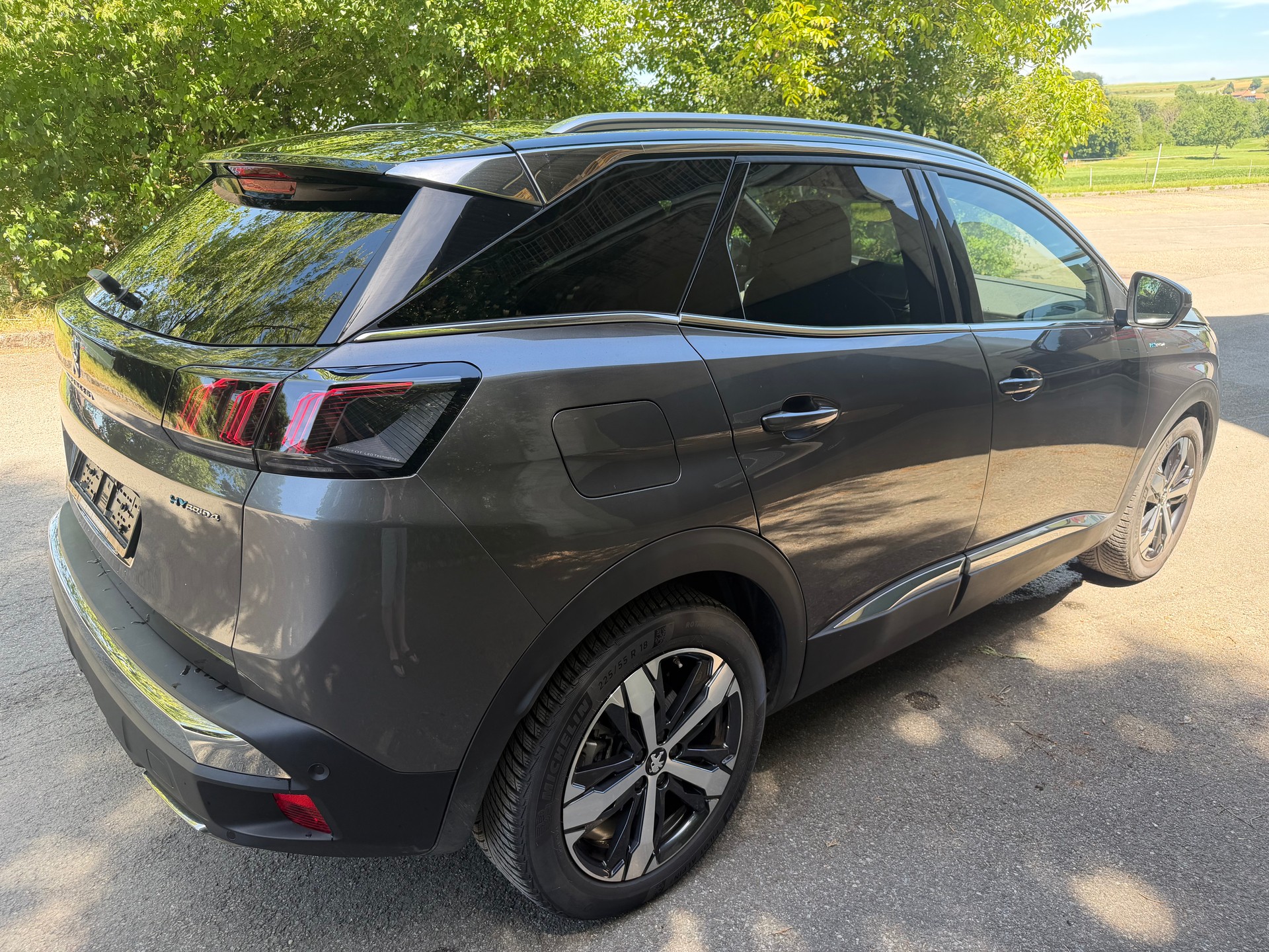 PEUGEOT 3008 300e Hybrid4 GT EAT8-image-2