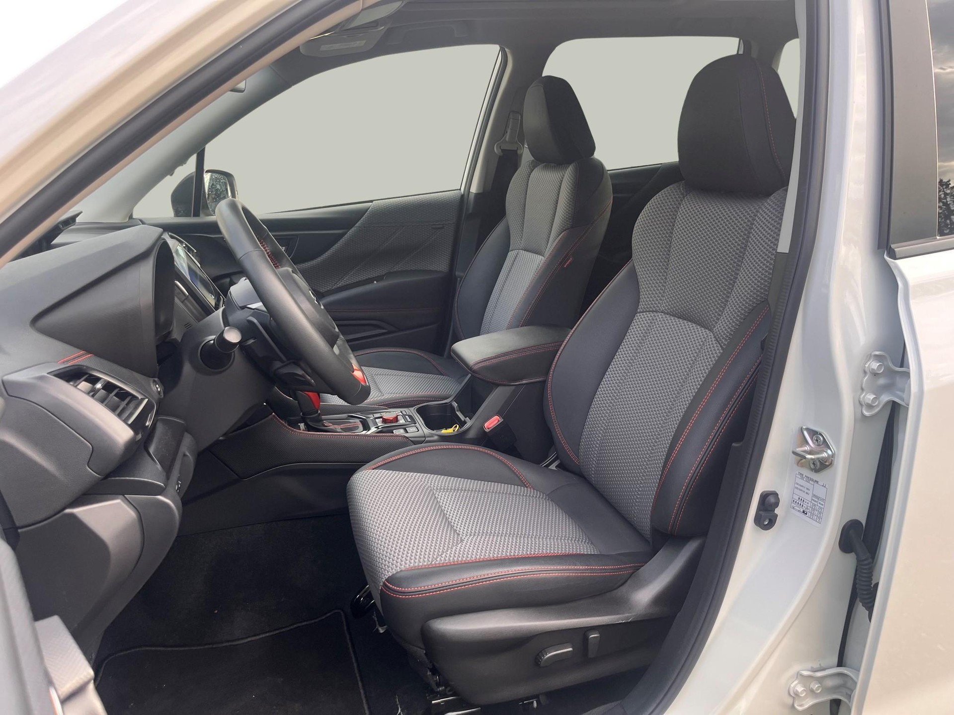 SUBARU Forester 2.0i e-Boxer Sport Lineartronic-image-7