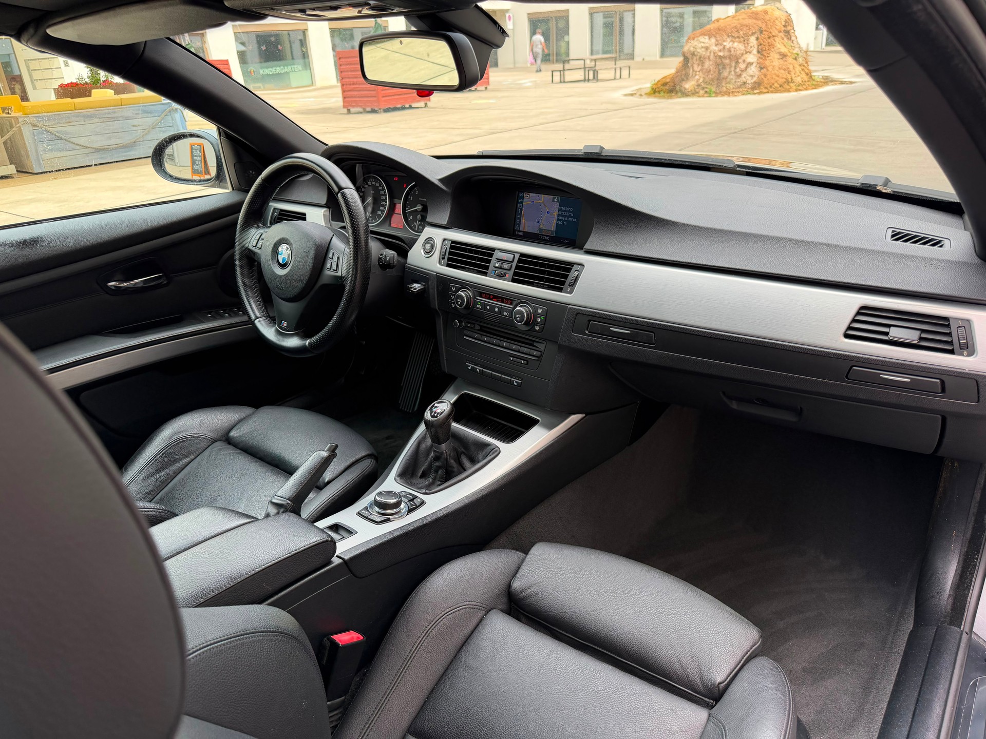 BMW 325i Cabriolet-image-8