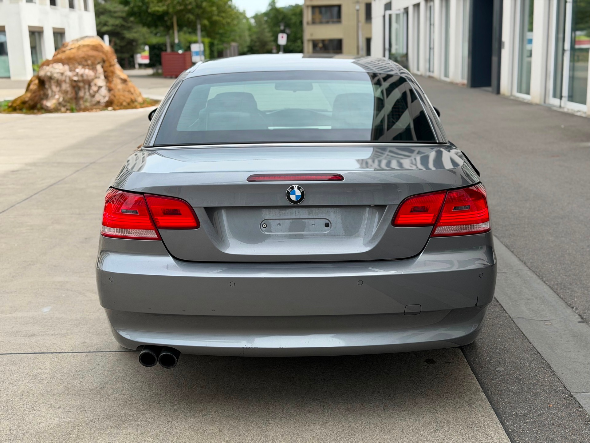 BMW 325i Cabriolet-image-7