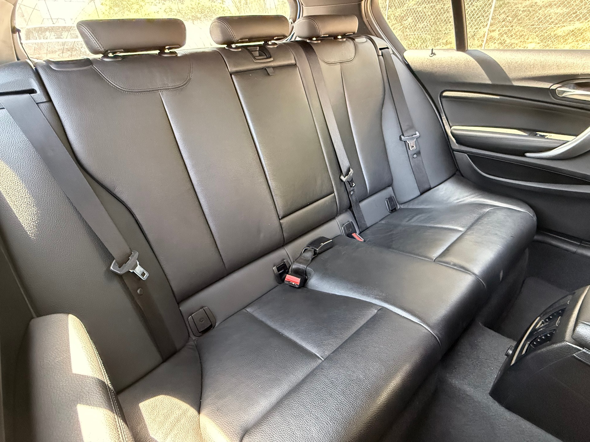 BMW 120d xDrive Edition M Sport Steptronic-image-8