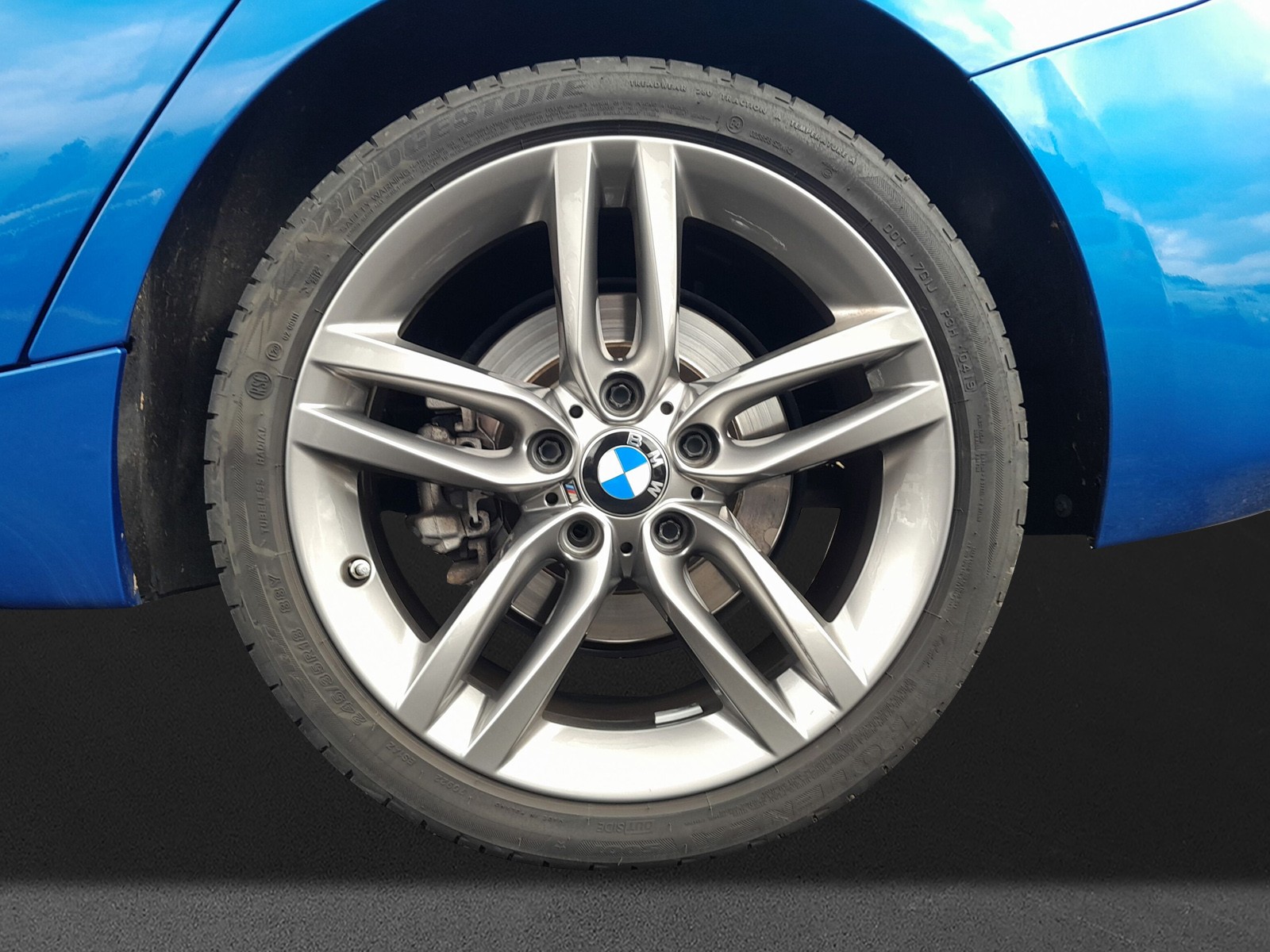 BMW 120d xDrive Edition M Sport Steptronic-image-4