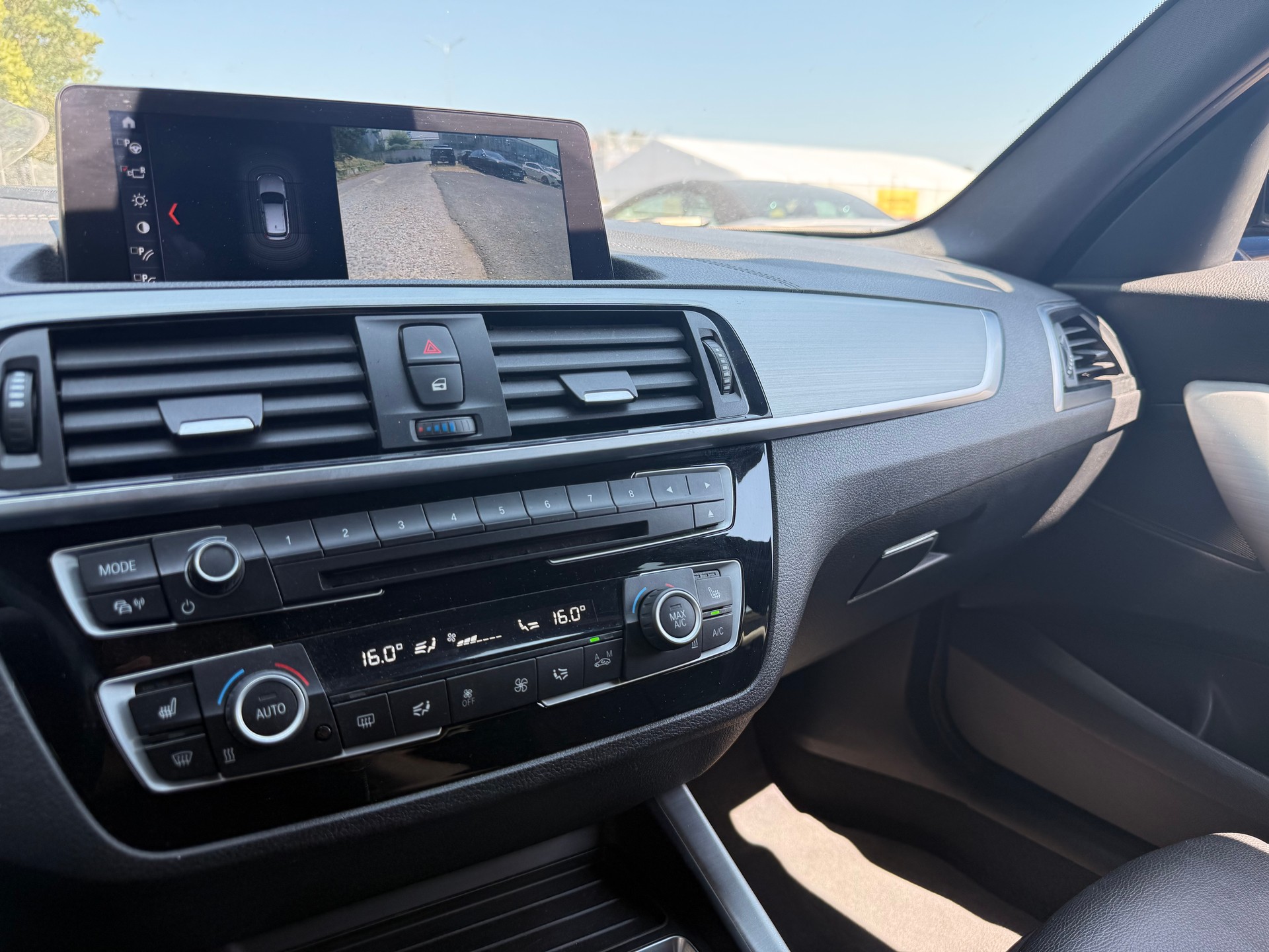 BMW 120d xDrive Edition M Sport Steptronic-image-7