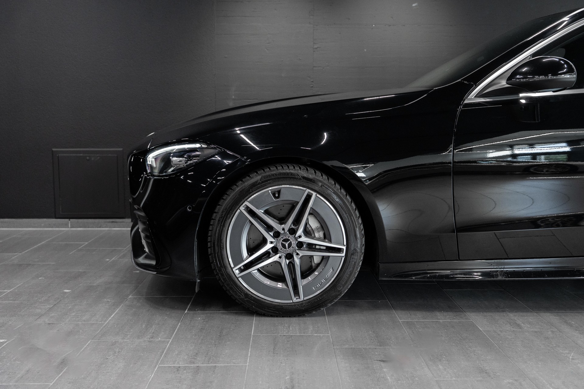 MERCEDES-BENZ C220d / Carbon Packet / Aero Felgen / Sitzheizung / Rückfahrkamera /-image-2