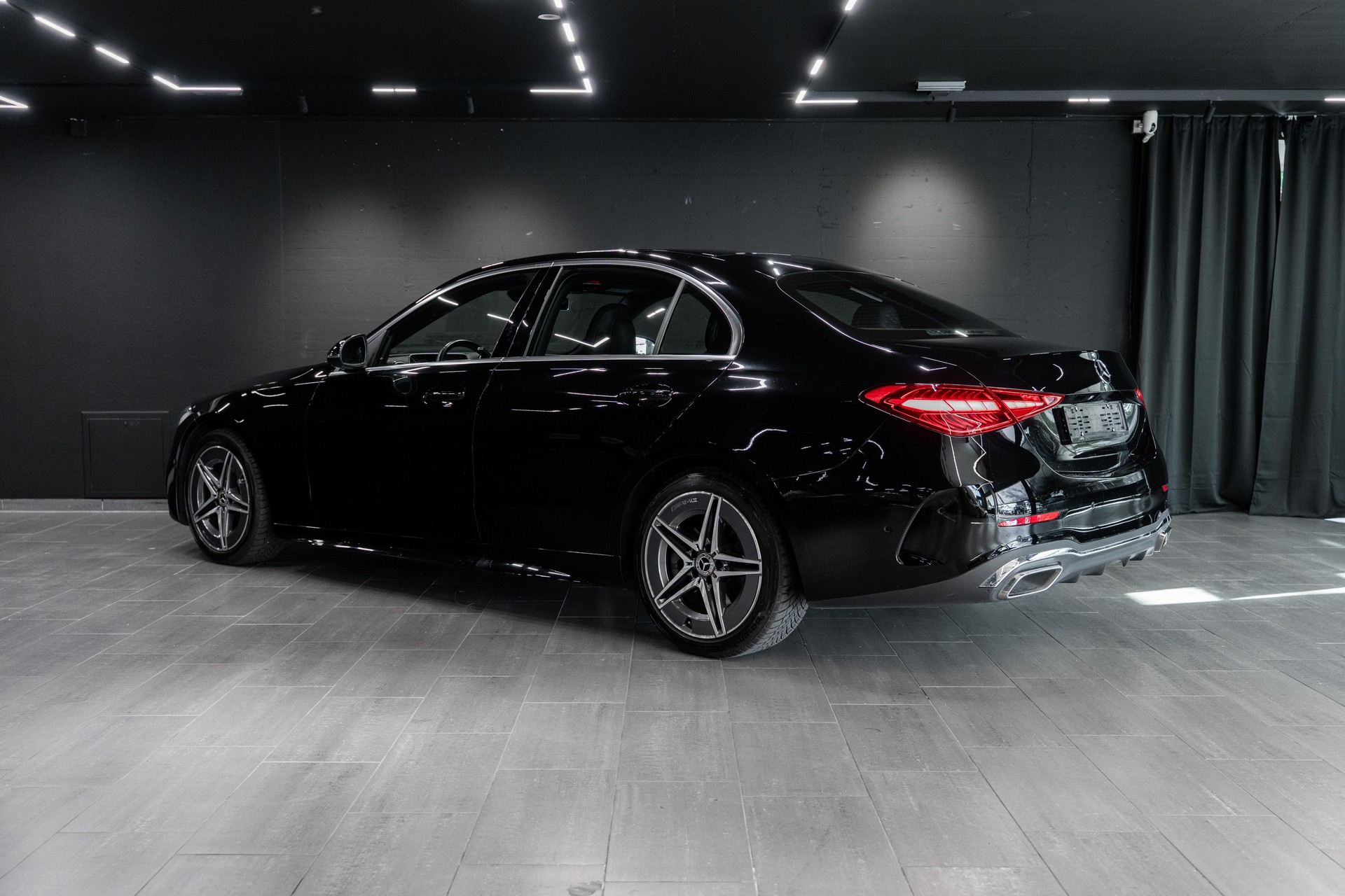 MERCEDES-BENZ C220d / Carbon Packet / Aero Felgen / Sitzheizung / Rückfahrkamera /-image-5