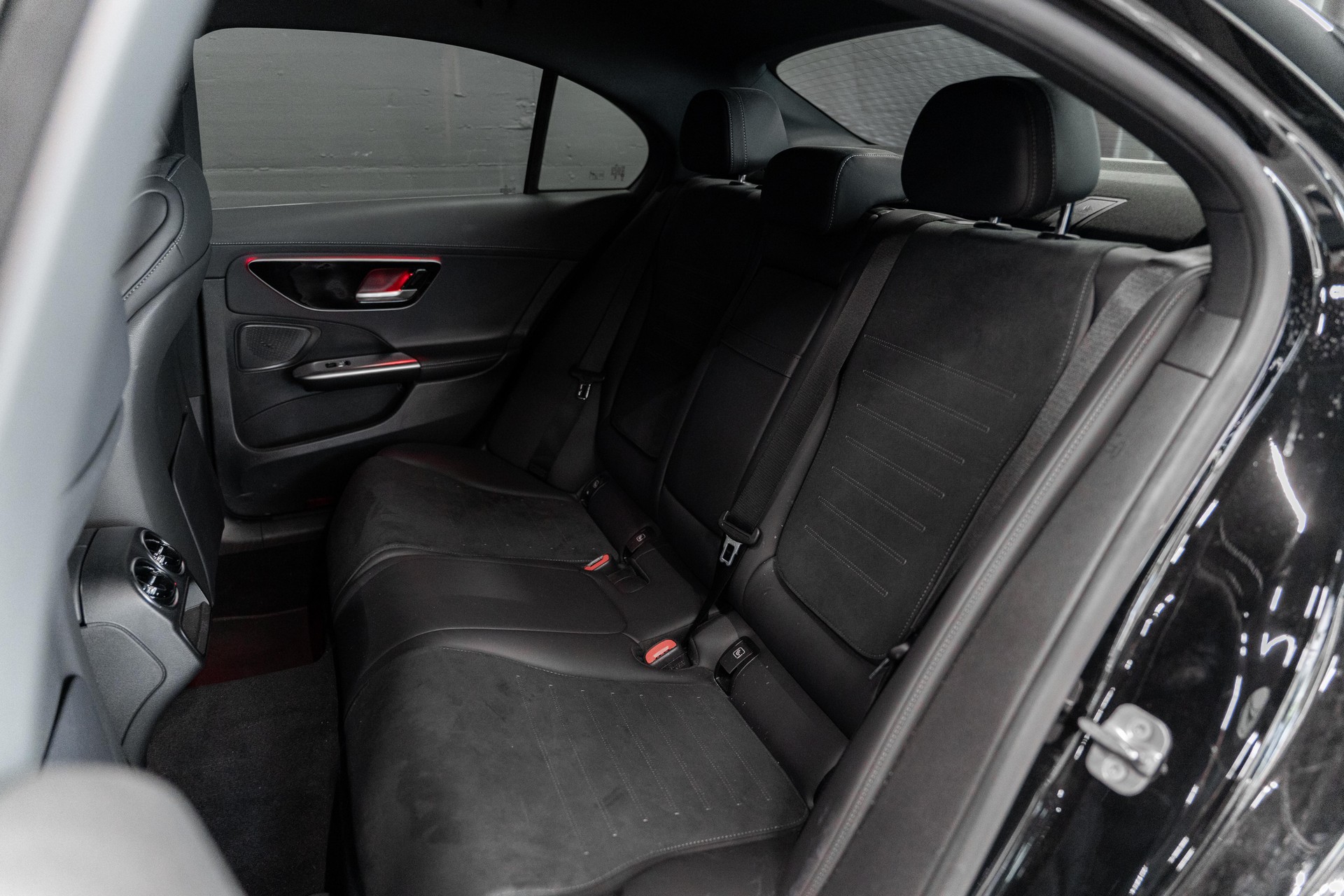 MERCEDES-BENZ C220d / Carbon Packet / Aero Felgen / Sitzheizung / Rückfahrkamera /-image-13