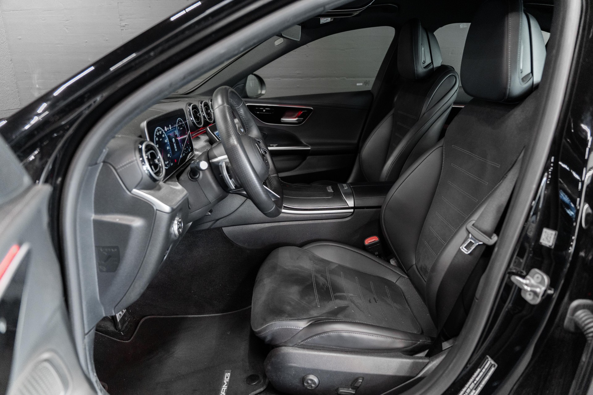 MERCEDES-BENZ C220d / Carbon Packet / Aero Felgen / Sitzheizung / Rückfahrkamera /-image-9