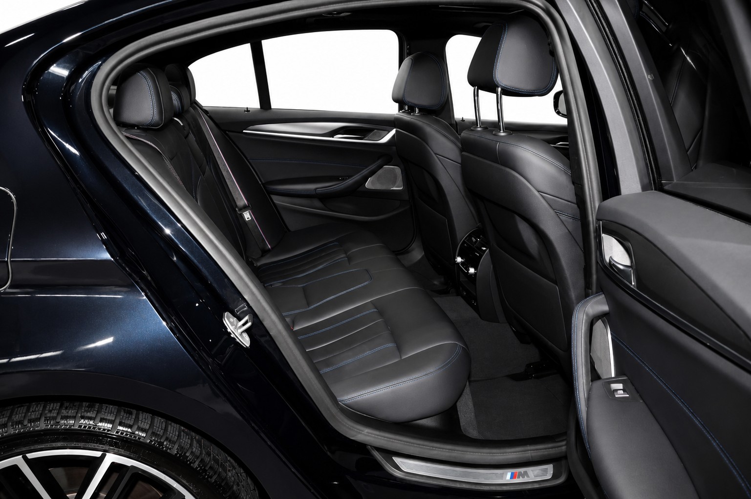 BMW 540d xDrive SAG M-SPORT CH FAHRZEUG-image-12