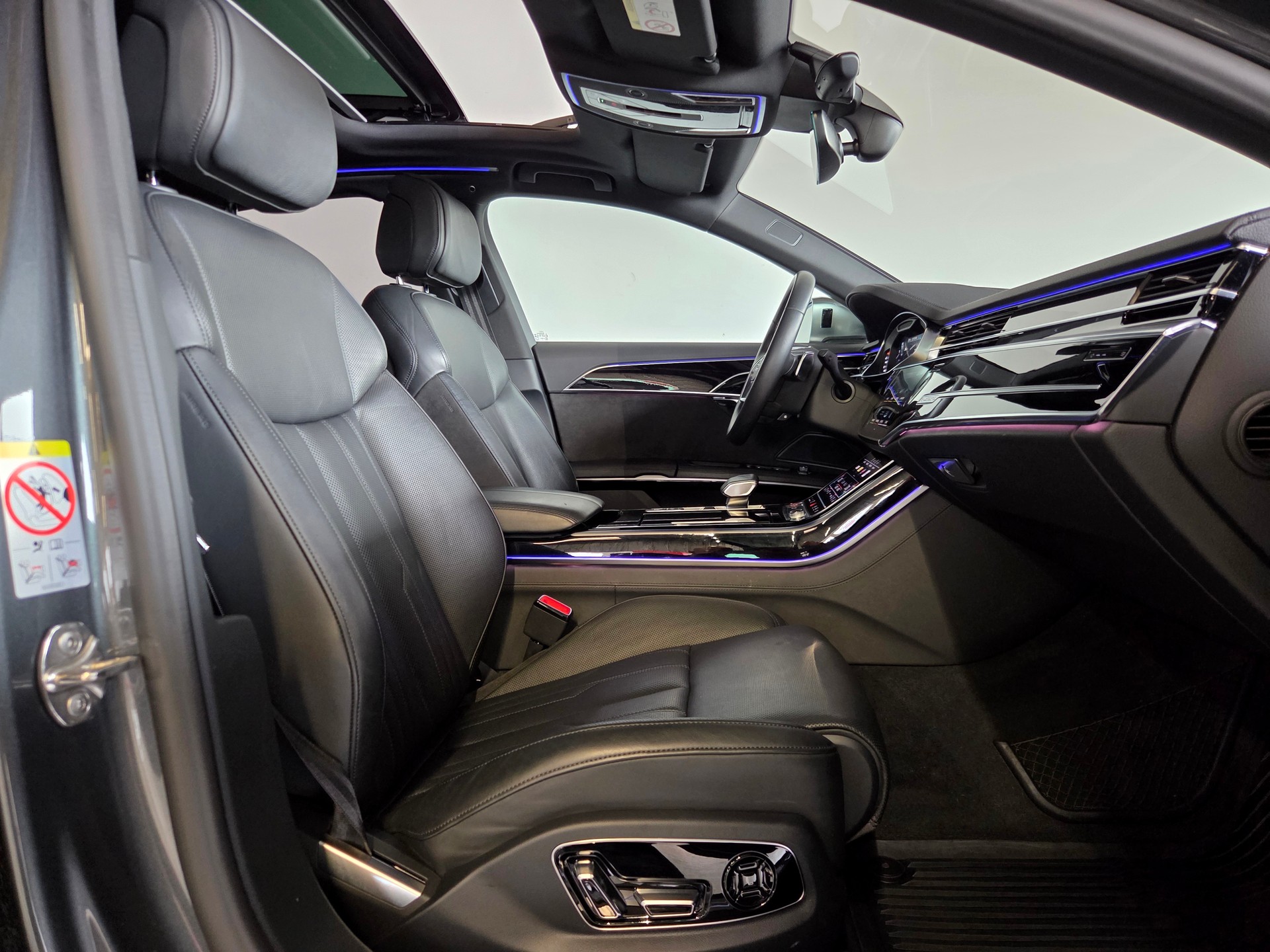 AUDI S8 4.0 V8 TFSI quattro T-Tronic-image-14