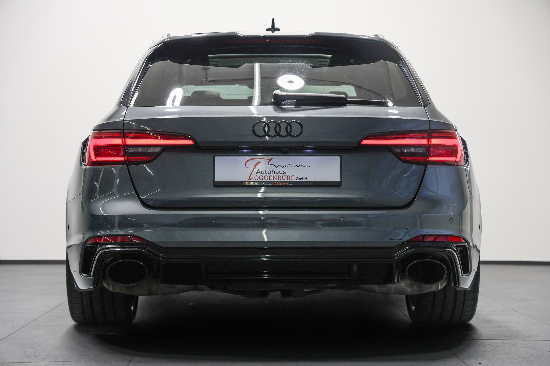 AUDI RS4 Avant 2.9 TFSI quattro tiptronic-image-7