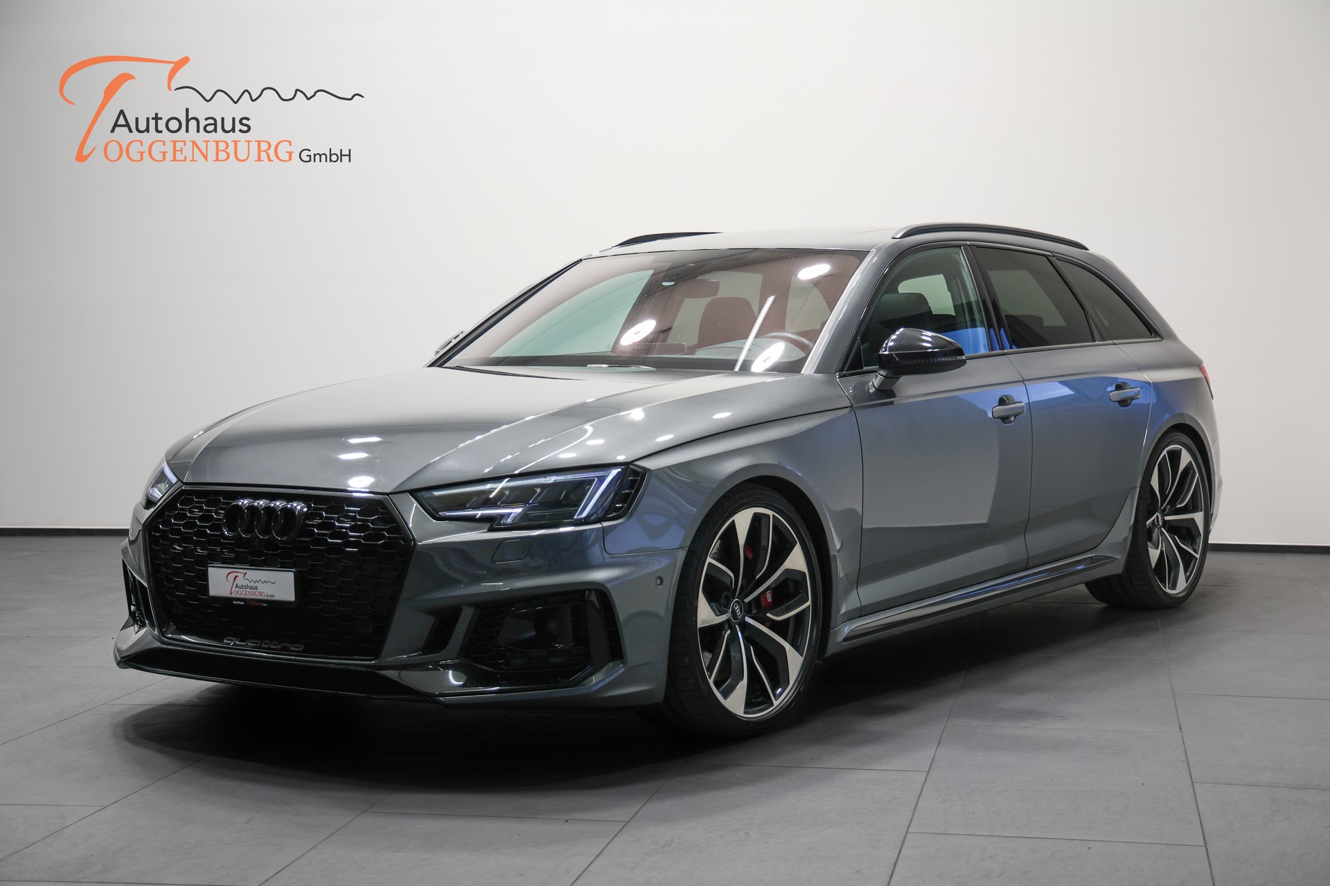 AUDI RS4 Avant 2.9 TFSI quattro tiptronic-image-2