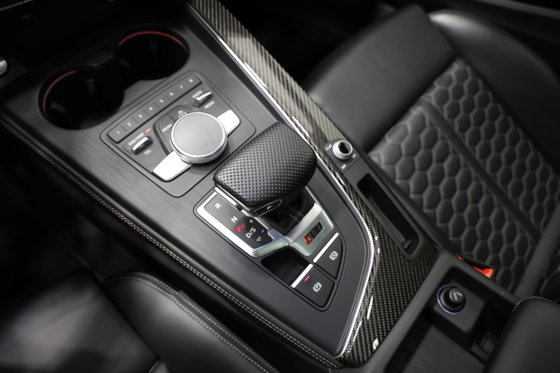 AUDI RS4 Avant 2.9 TFSI quattro tiptronic-image-24