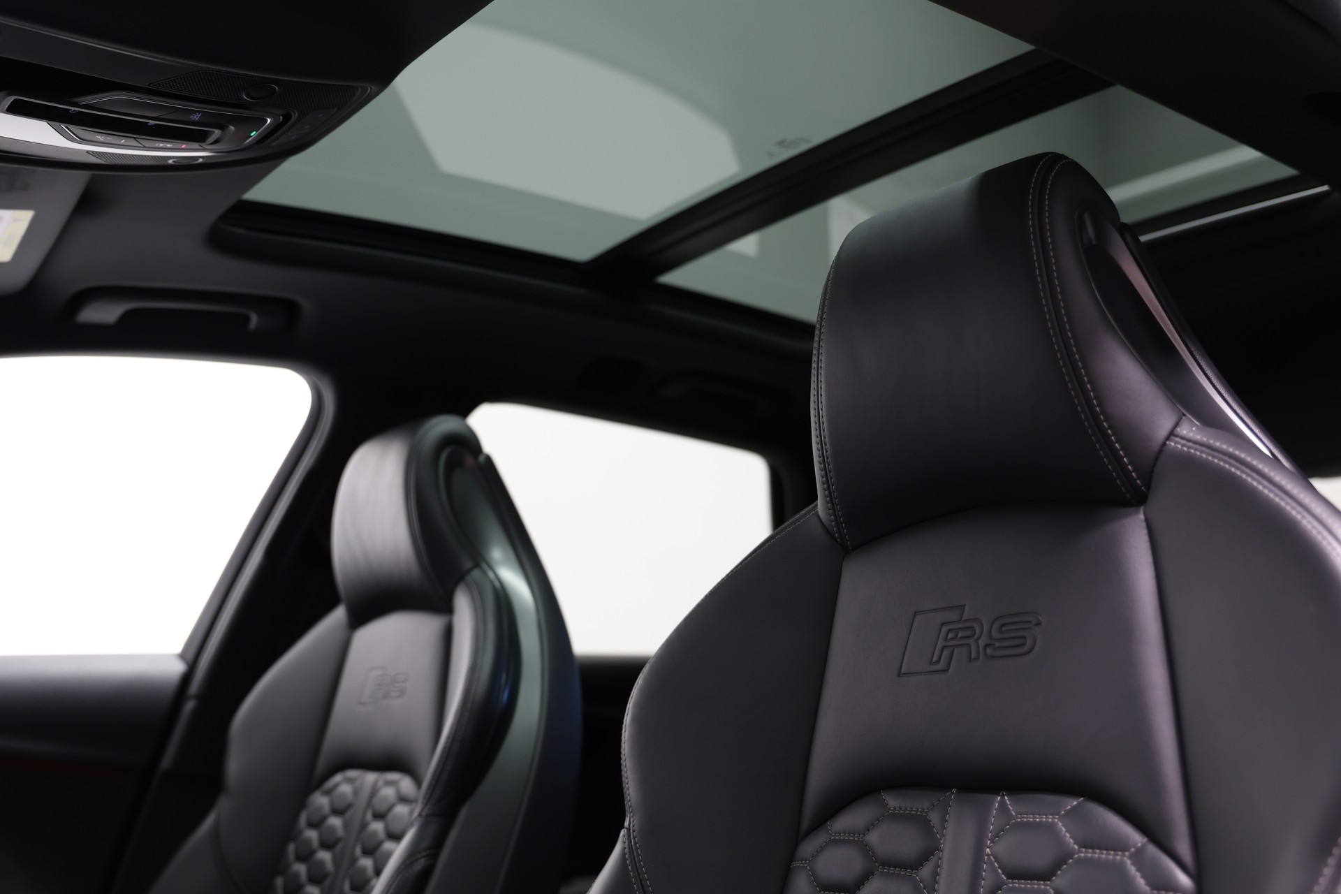 AUDI RS4 Avant 2.9 TFSI quattro tiptronic-image-16