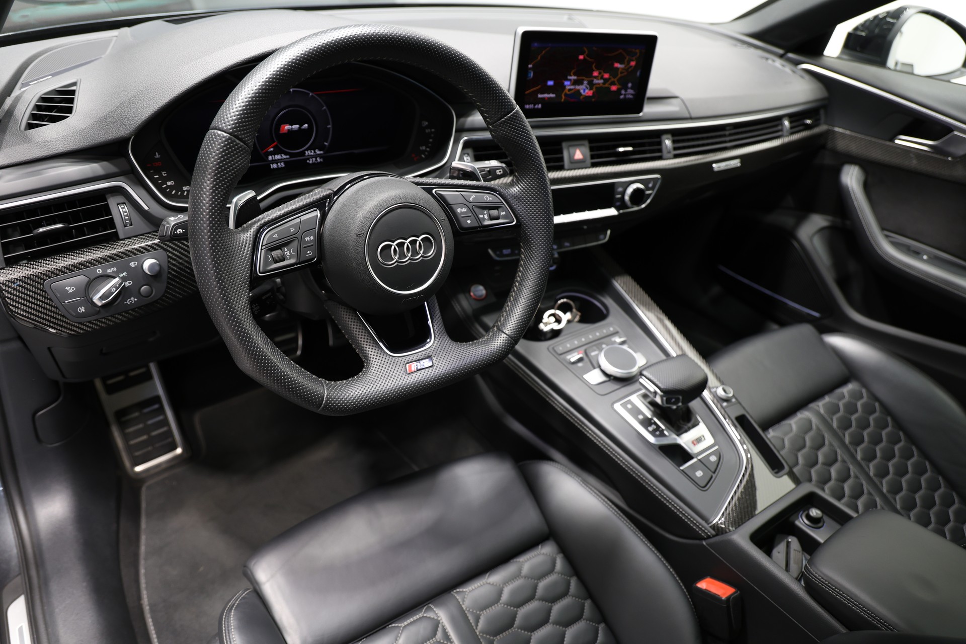 AUDI RS4 Avant 2.9 TFSI quattro tiptronic-image-15