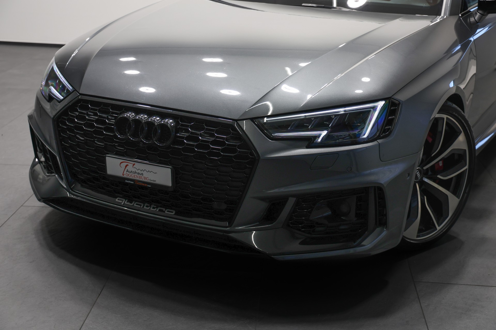 AUDI RS4 Avant 2.9 TFSI quattro tiptronic-image-11