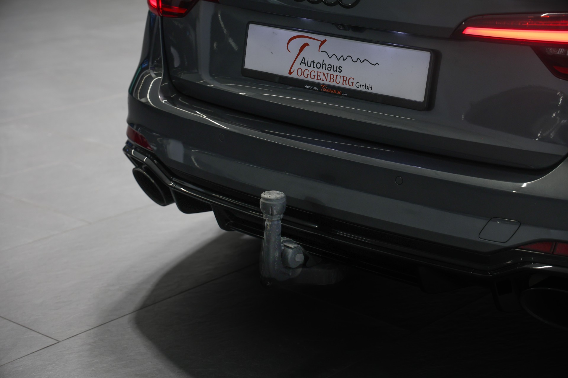 AUDI RS4 Avant 2.9 TFSI quattro tiptronic-image-12