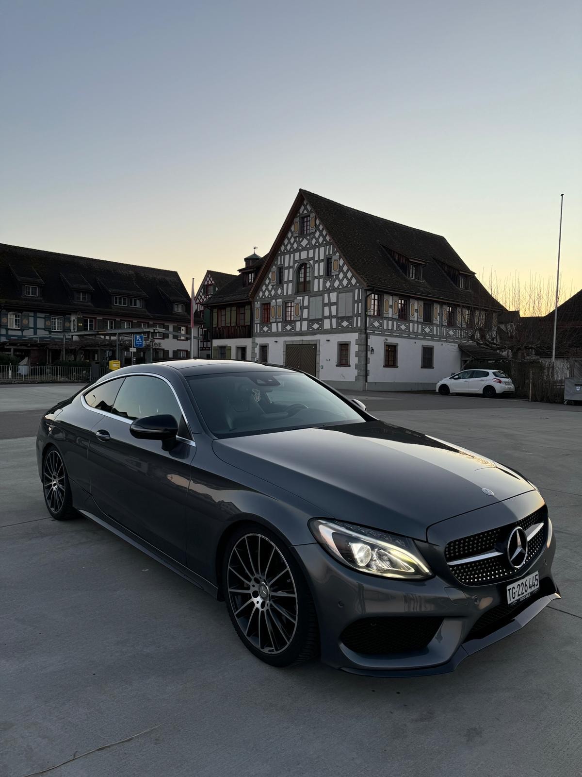 MERCEDES-BENZ C 250 d AMG Line-image-0