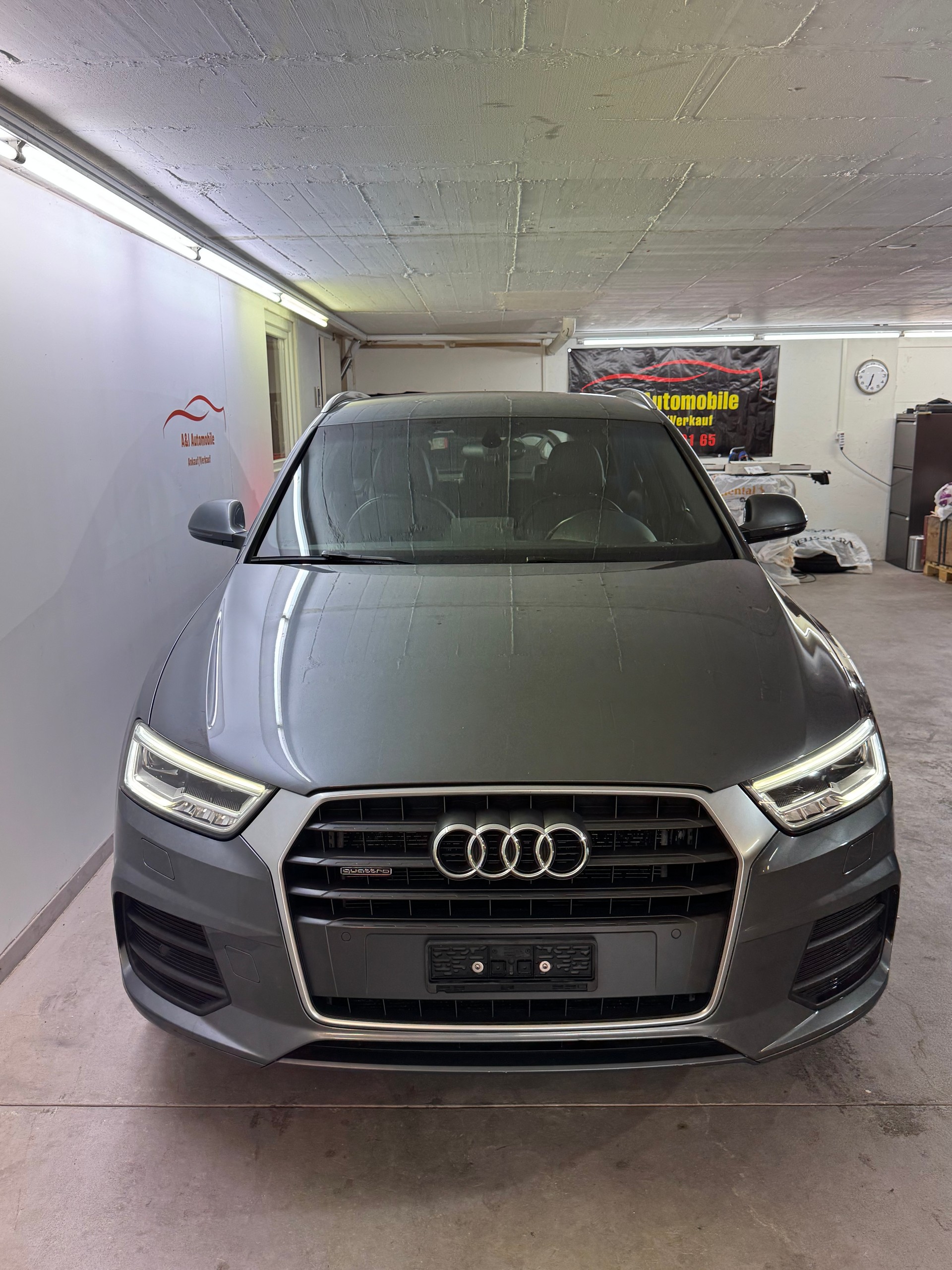 AUDI Q3 2.0 TDI quattro S-tronic S-line-image-4