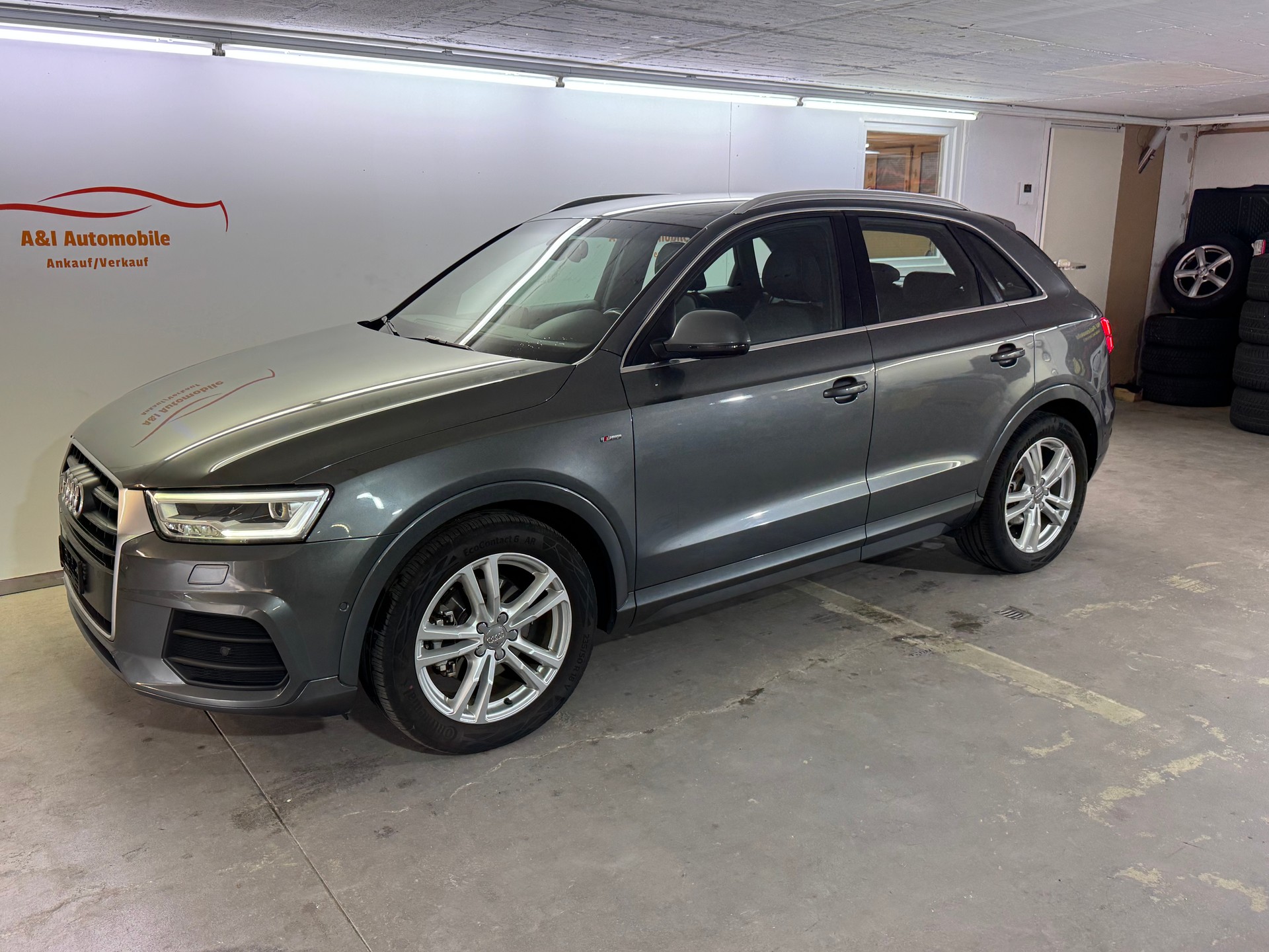 AUDI Q3 2.0 TDI quattro S-tronic S-line-image-0