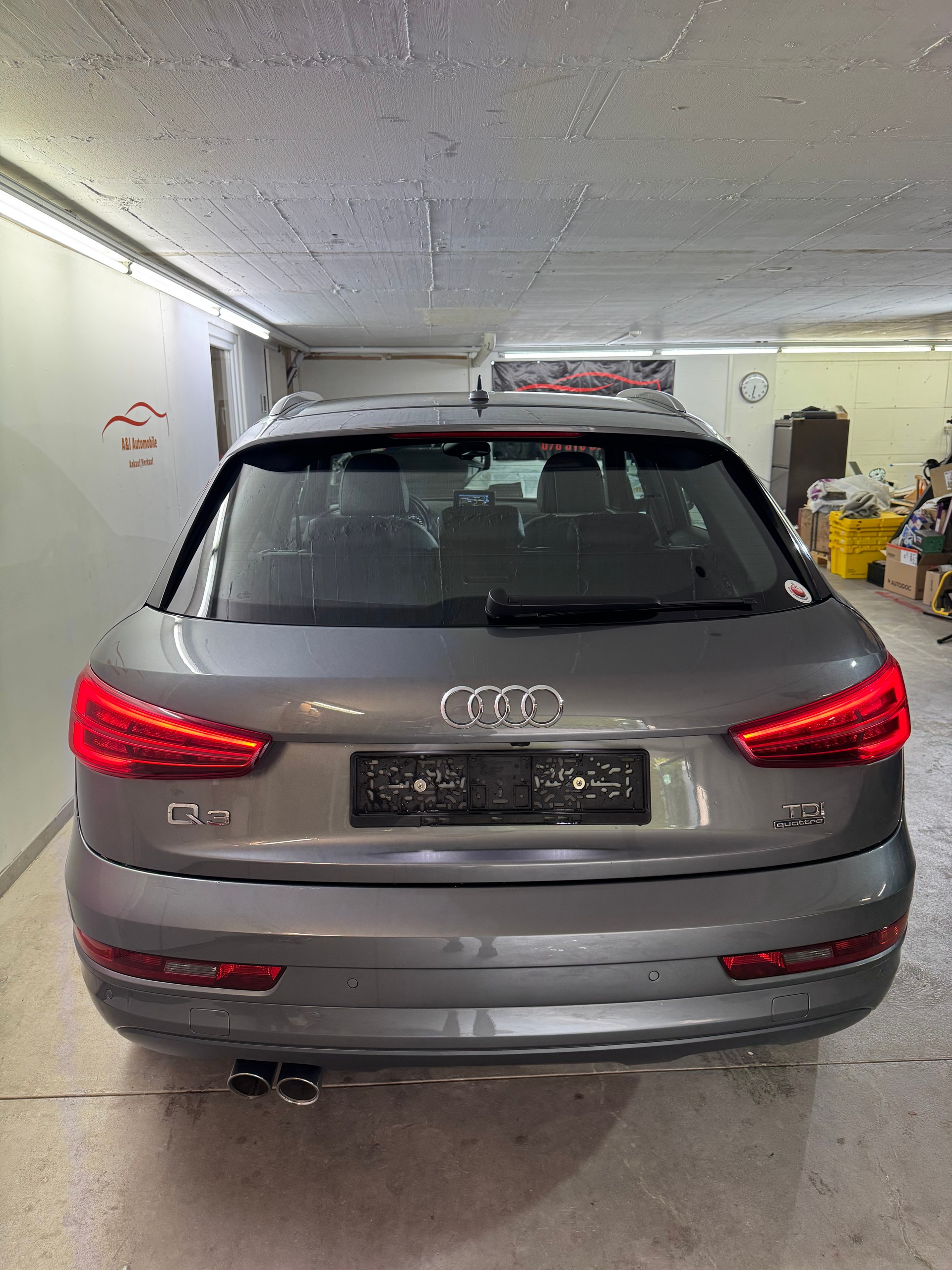 AUDI Q3 2.0 TDI quattro S-tronic S-line-image-5