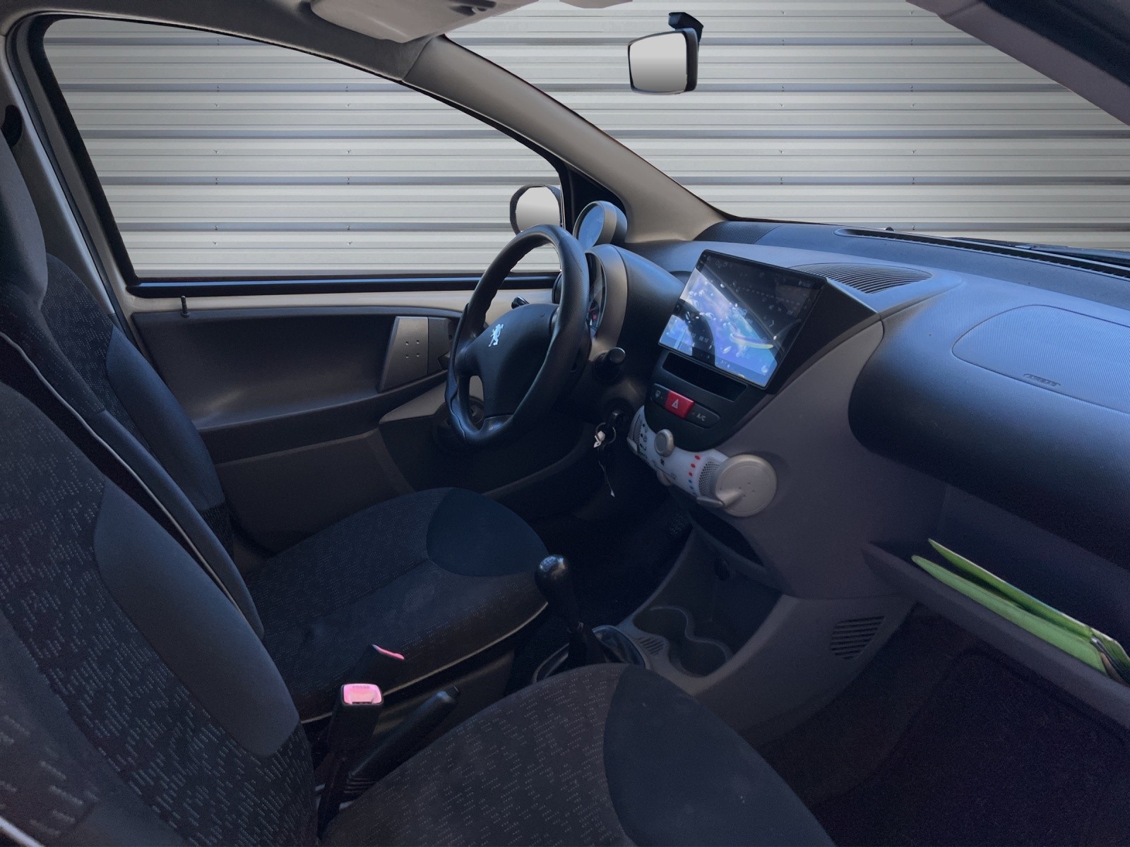 PEUGEOT 107 1.0 Trendy-image-9