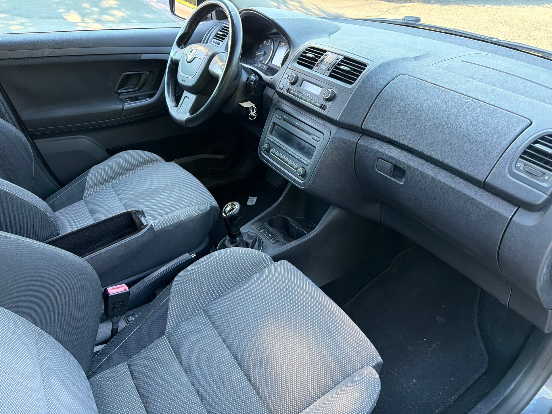 SKODA Fabia 1.2 TSI Ambiente-image-4
