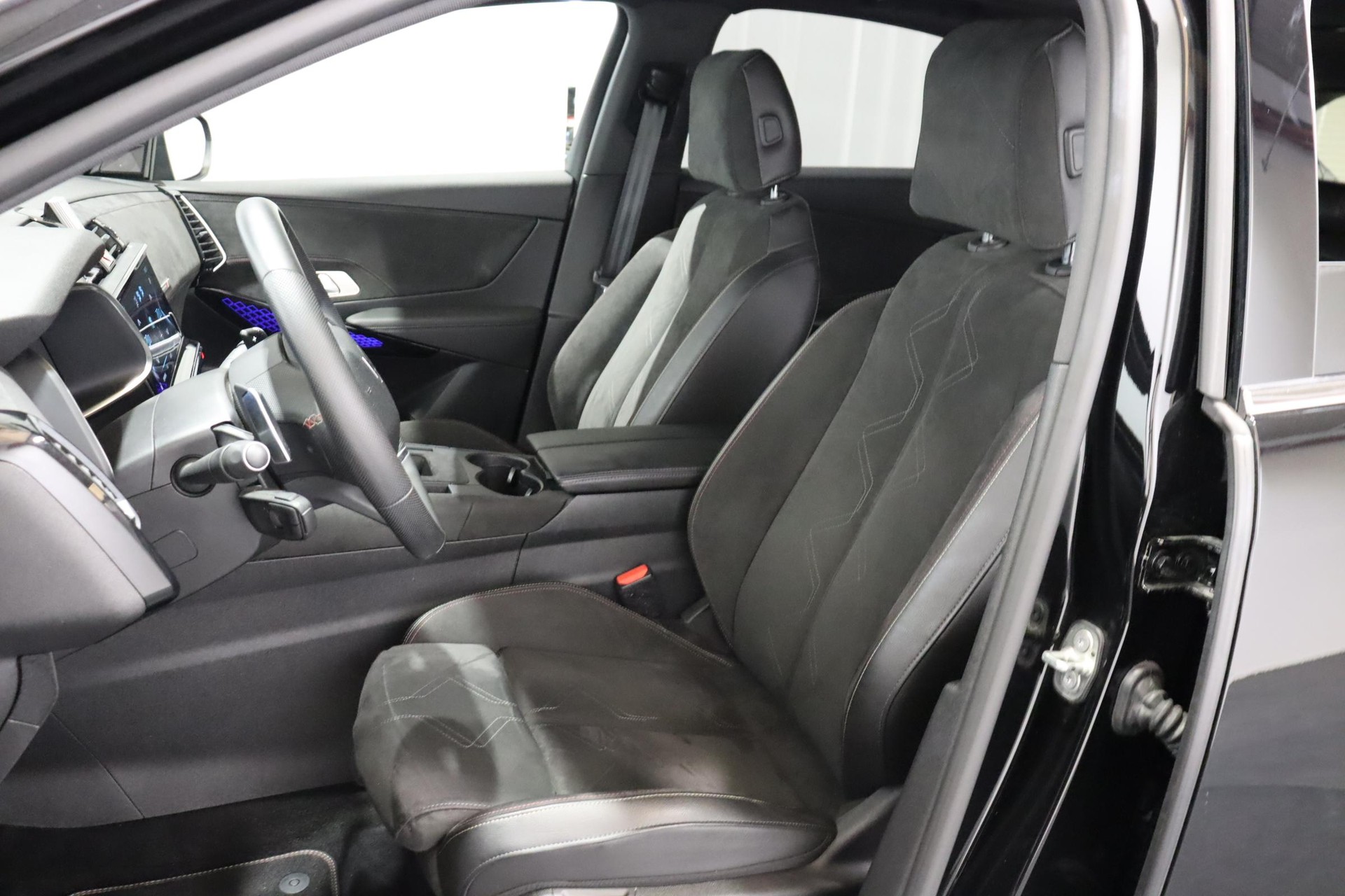 DS AUTOMOBILES 7 Crossback 1.6 E-Tense Performance Line 4x4-image-4