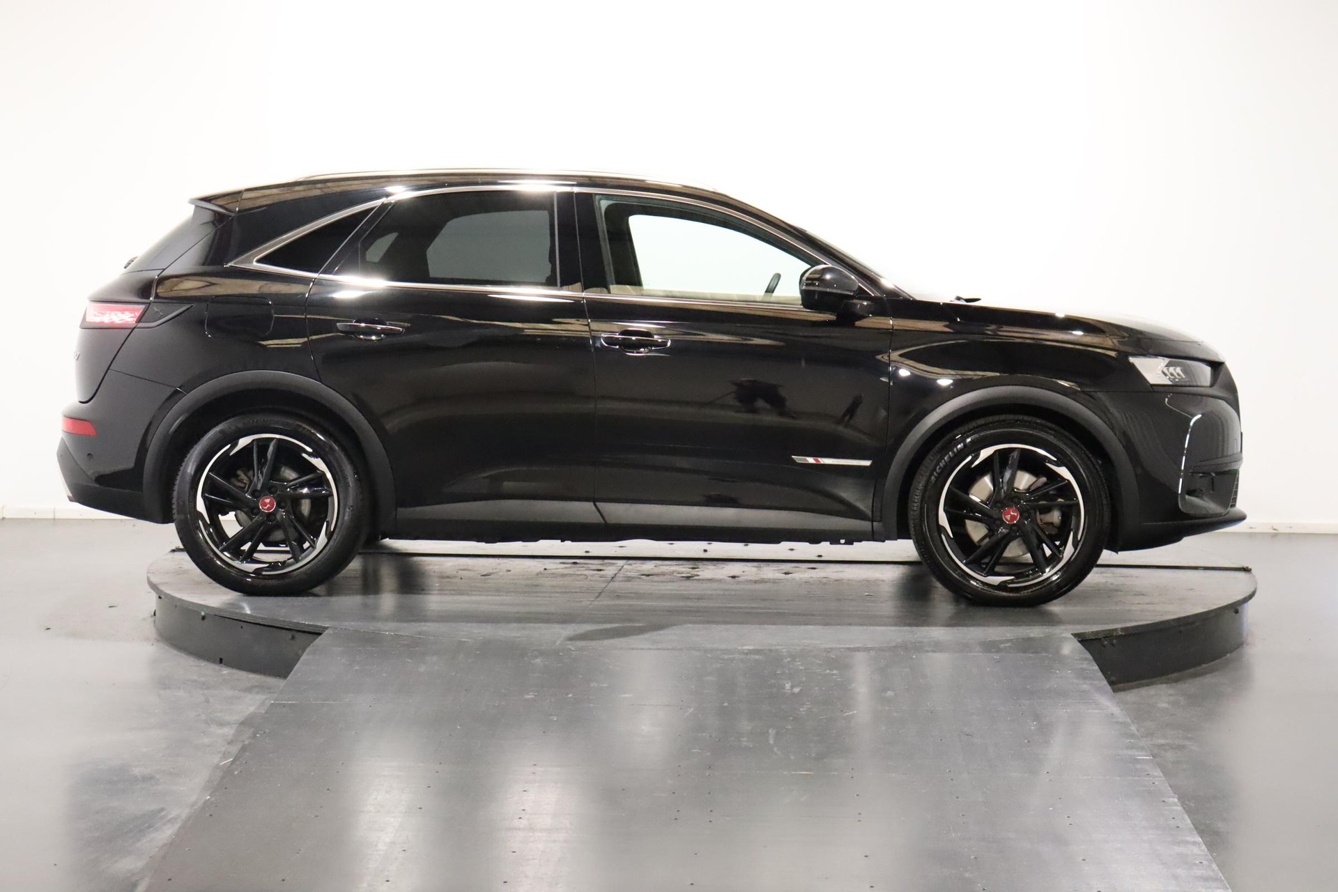 DS AUTOMOBILES 7 Crossback 1.6 E-Tense Performance Line 4x4-image-2