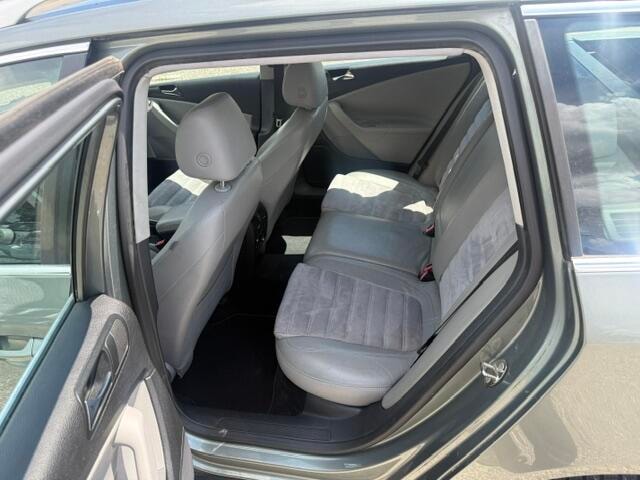 VW PASSAT-image-6