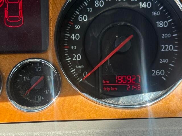 VW PASSAT-image-9