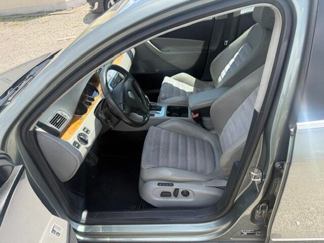 VW PASSAT-image-5