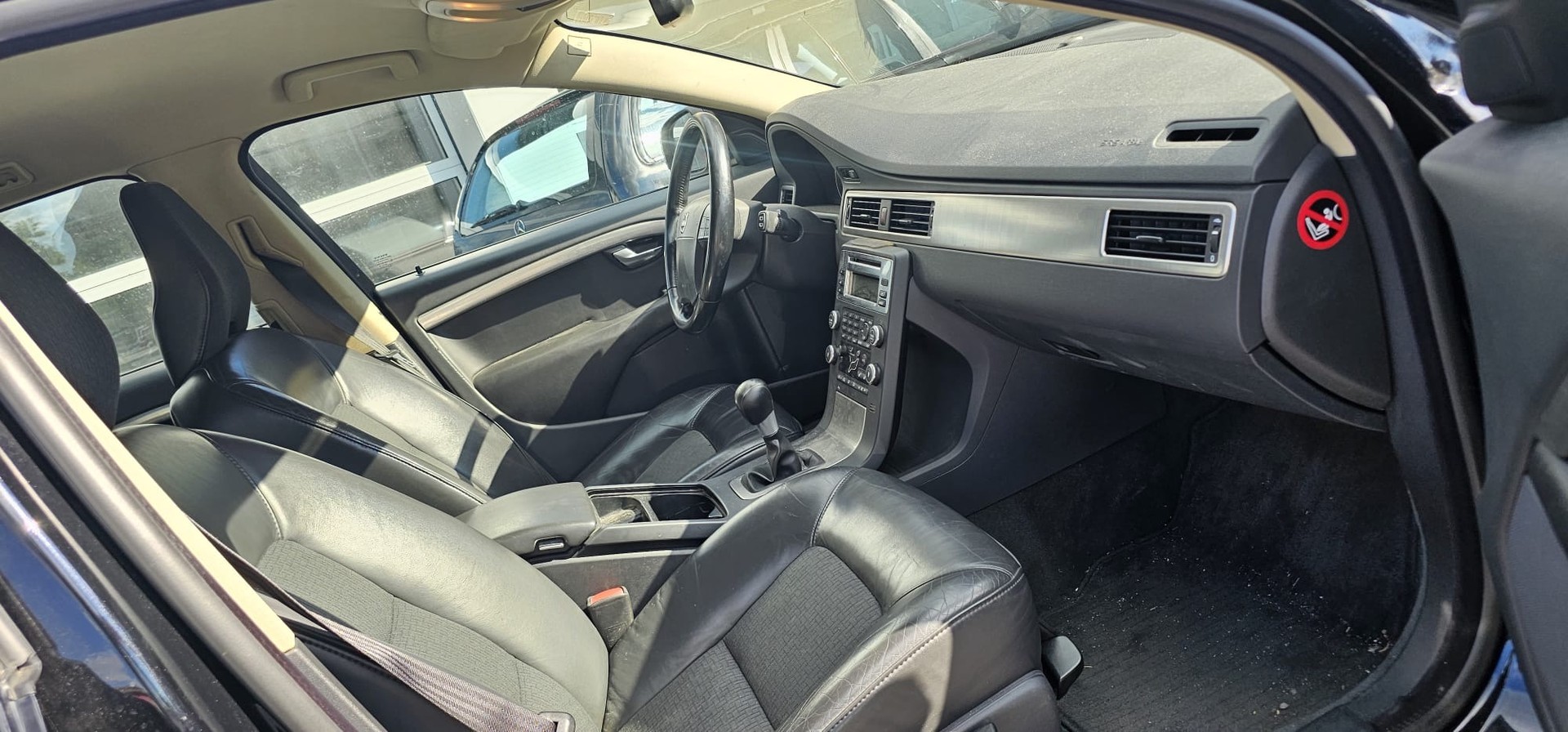 VOLVO V70 2.0D Momentum-image-10