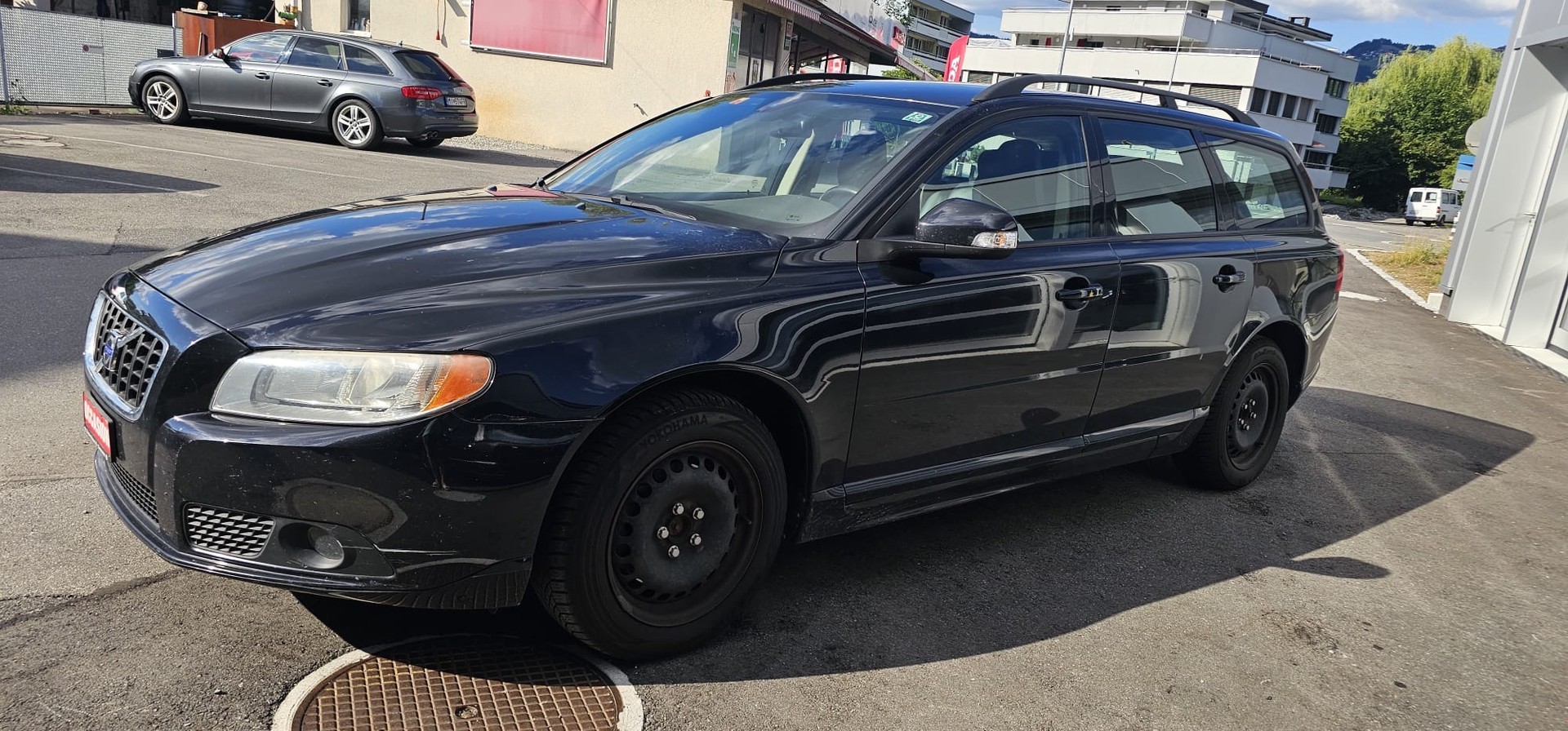 VOLVO V70 2.0D Momentum-image-1